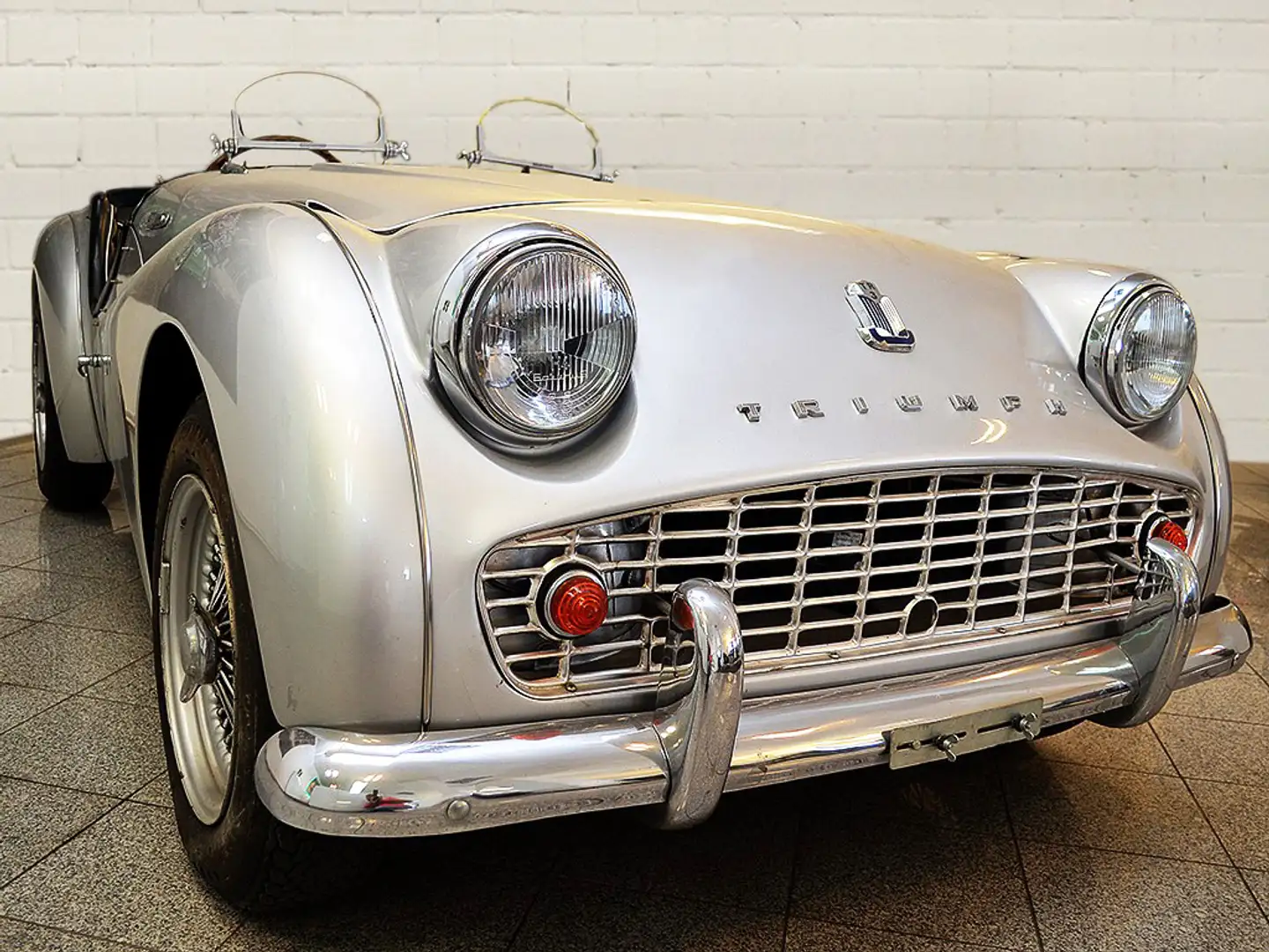 Triumph TR3 Roadster Silber - 2