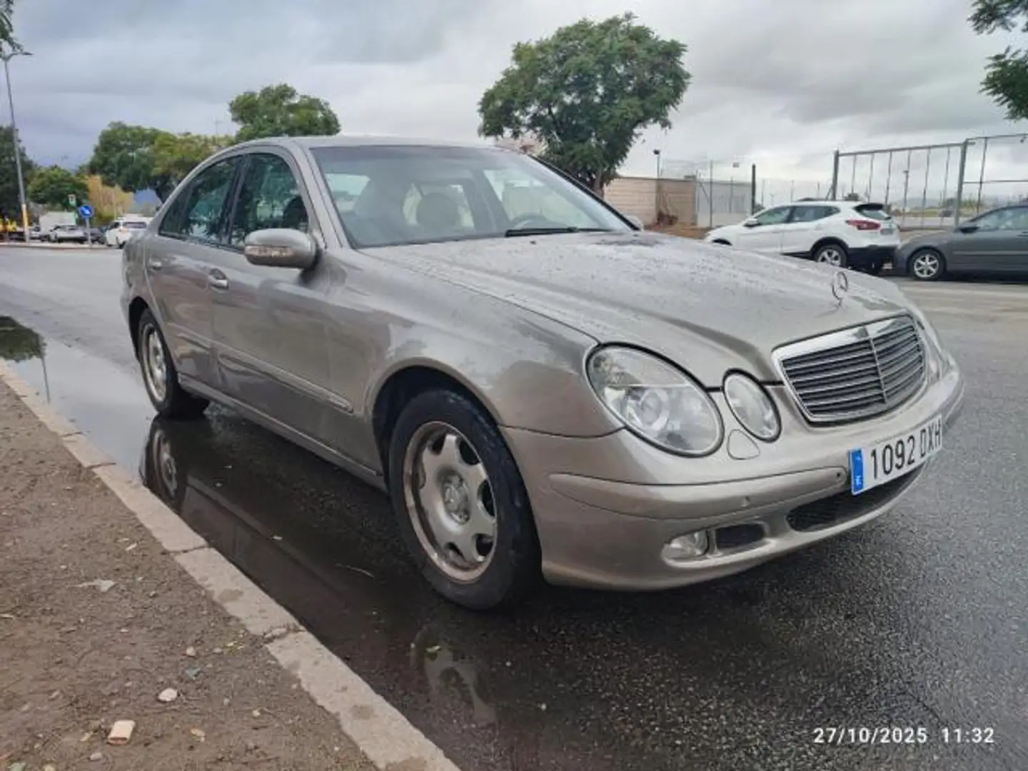 Mercedes-Benz E 270 CDI Classic Gris - 2
