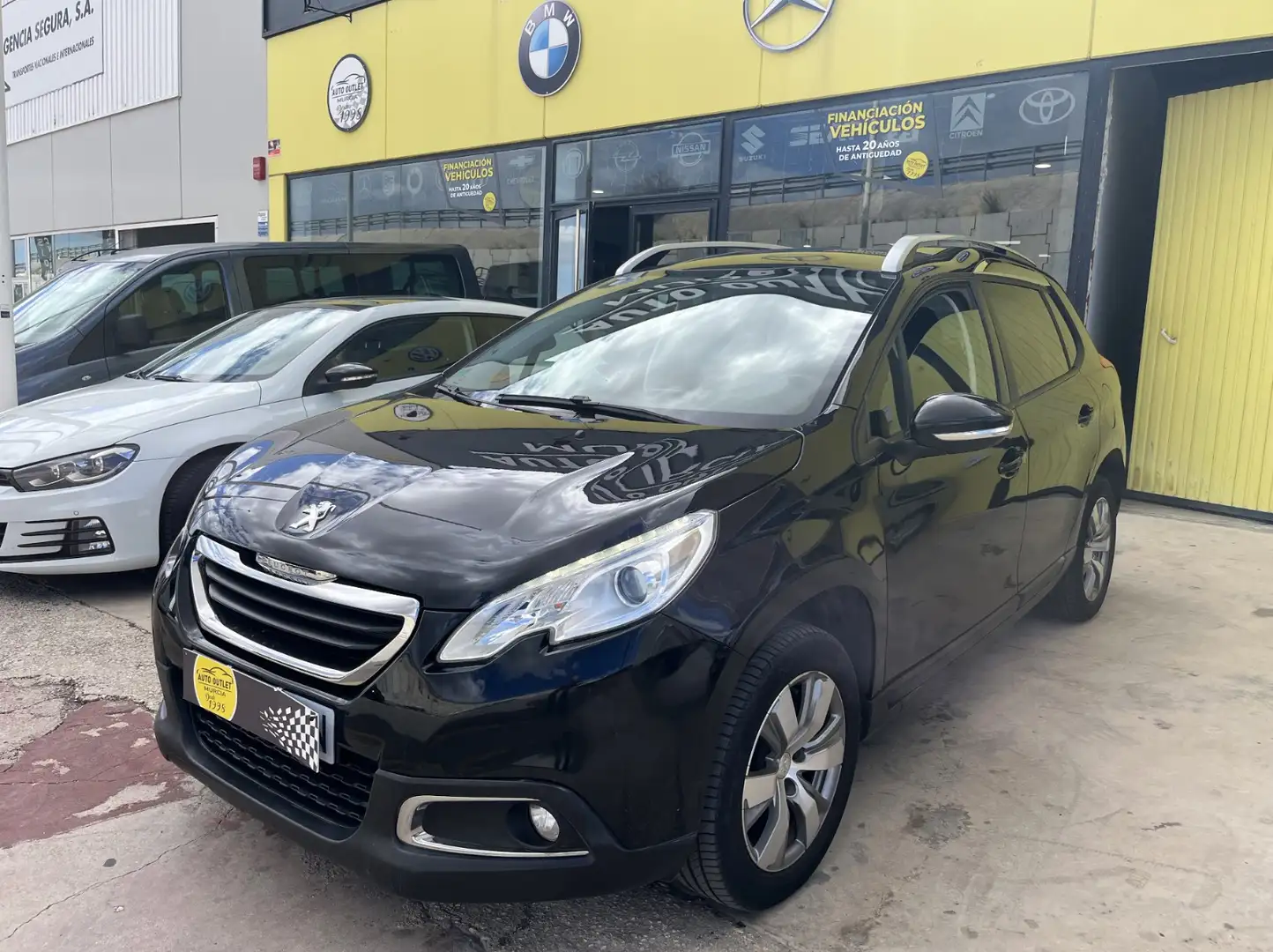Peugeot 2008 1.6 BlueHDI S&S Active 100 Noir - 1