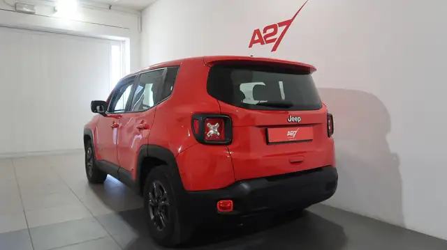Jeep Renegade view 4