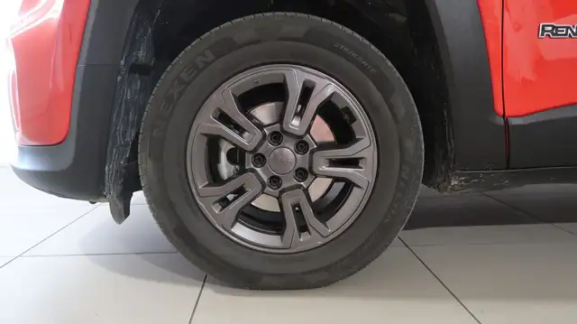 Jeep Renegade view 9