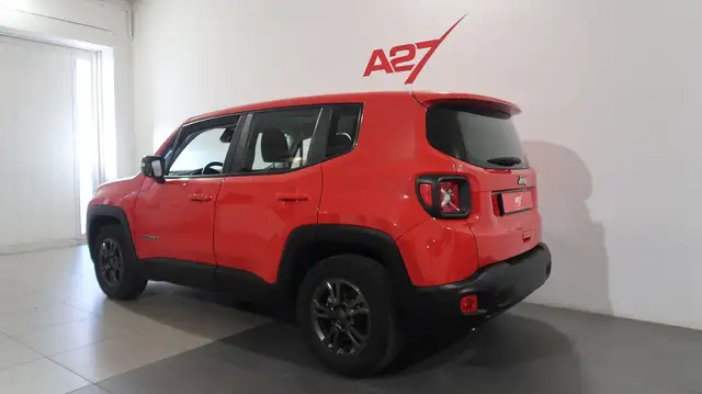 Jeep Renegade view 14
