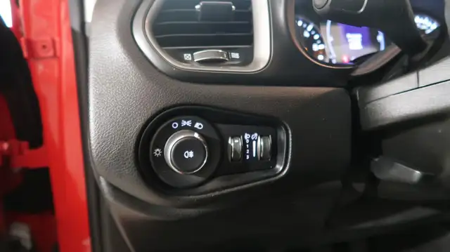 Jeep Renegade view 7