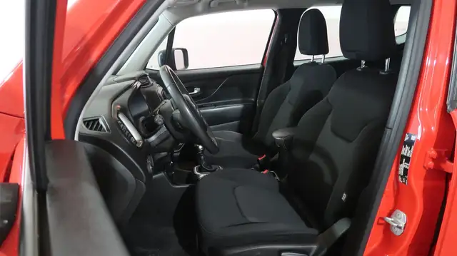 Jeep Renegade view 13