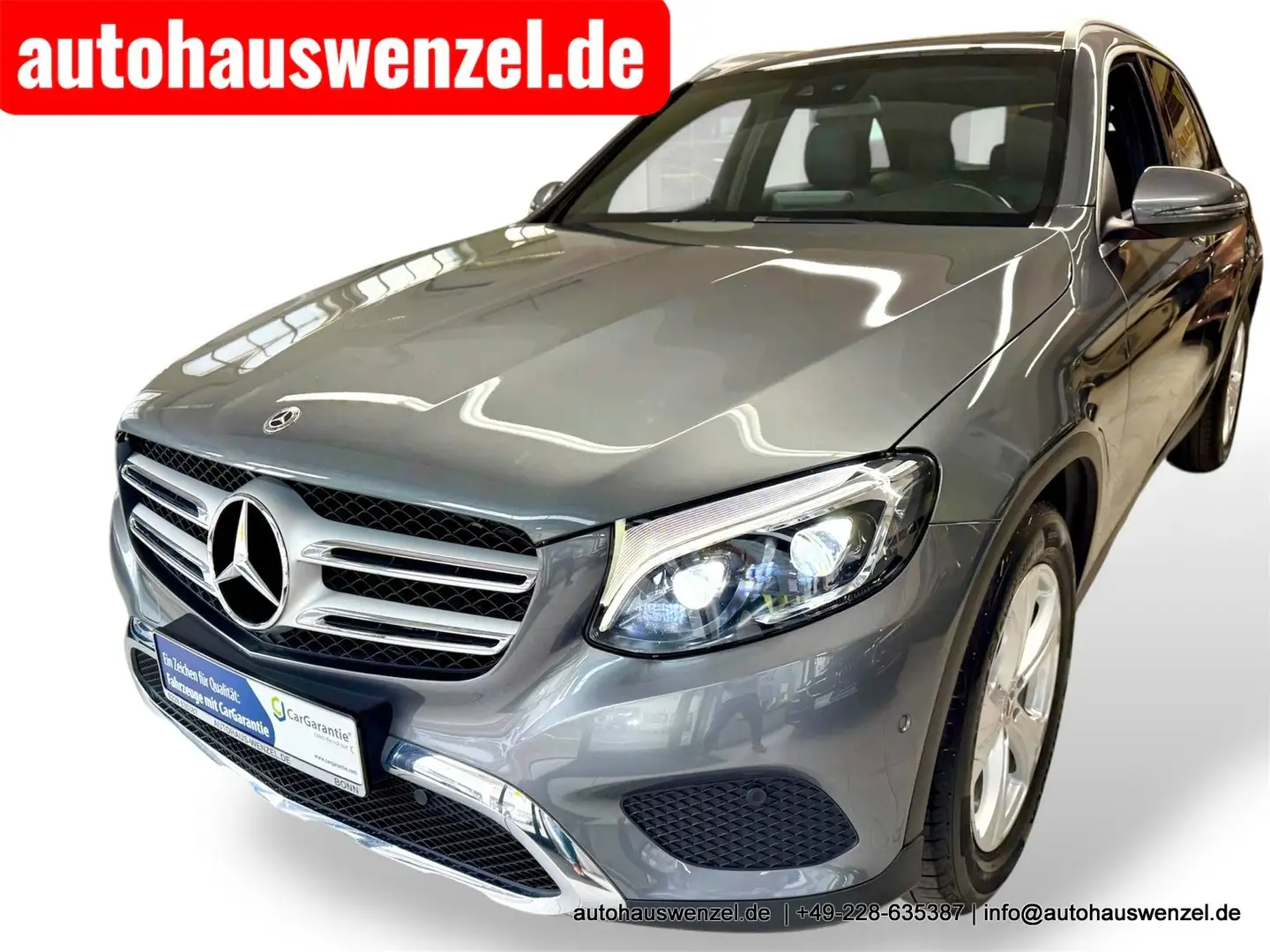 Mercedes-Benz GLC 300 4Matic Exclusive COMAND PANORAMA AHK MEMORY LED Grau - 1