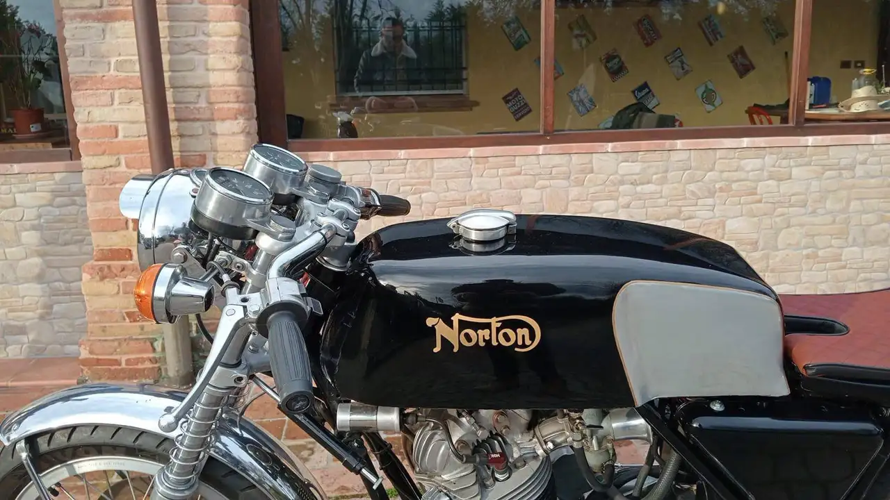 Norton Commando
