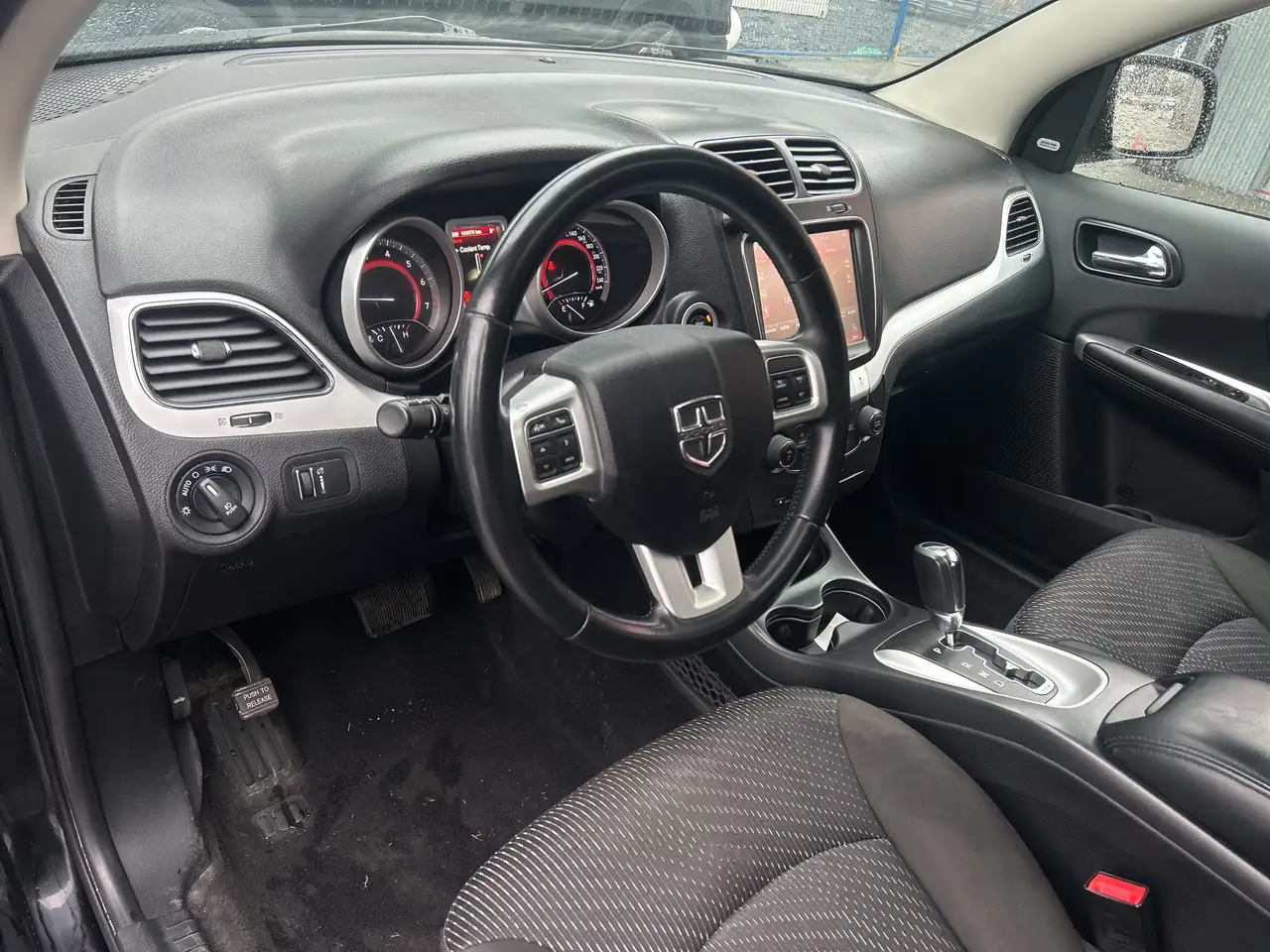 Dodge Journey снимка Dodge Journey