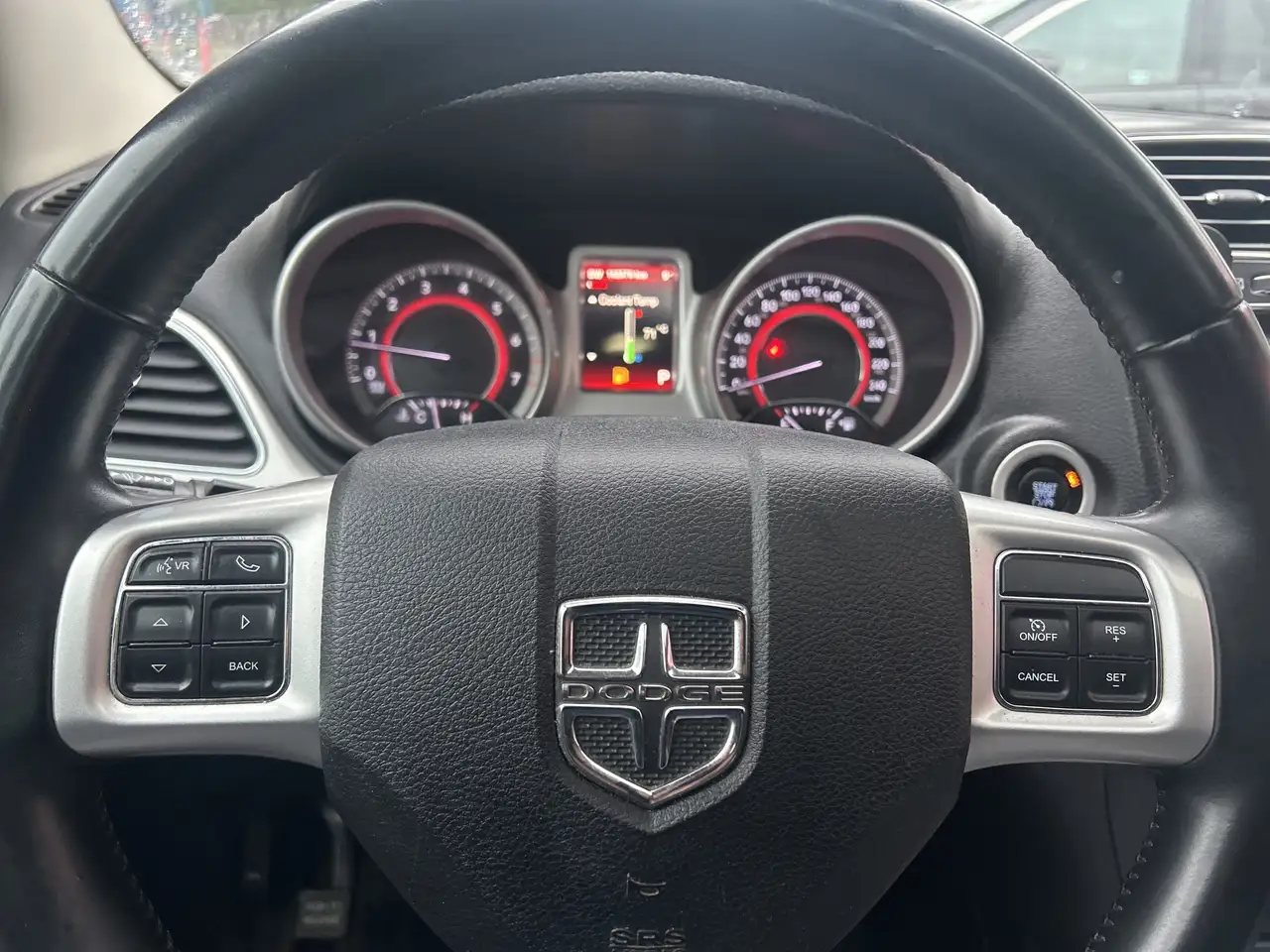 Dodge Journey снимка Dodge Journey