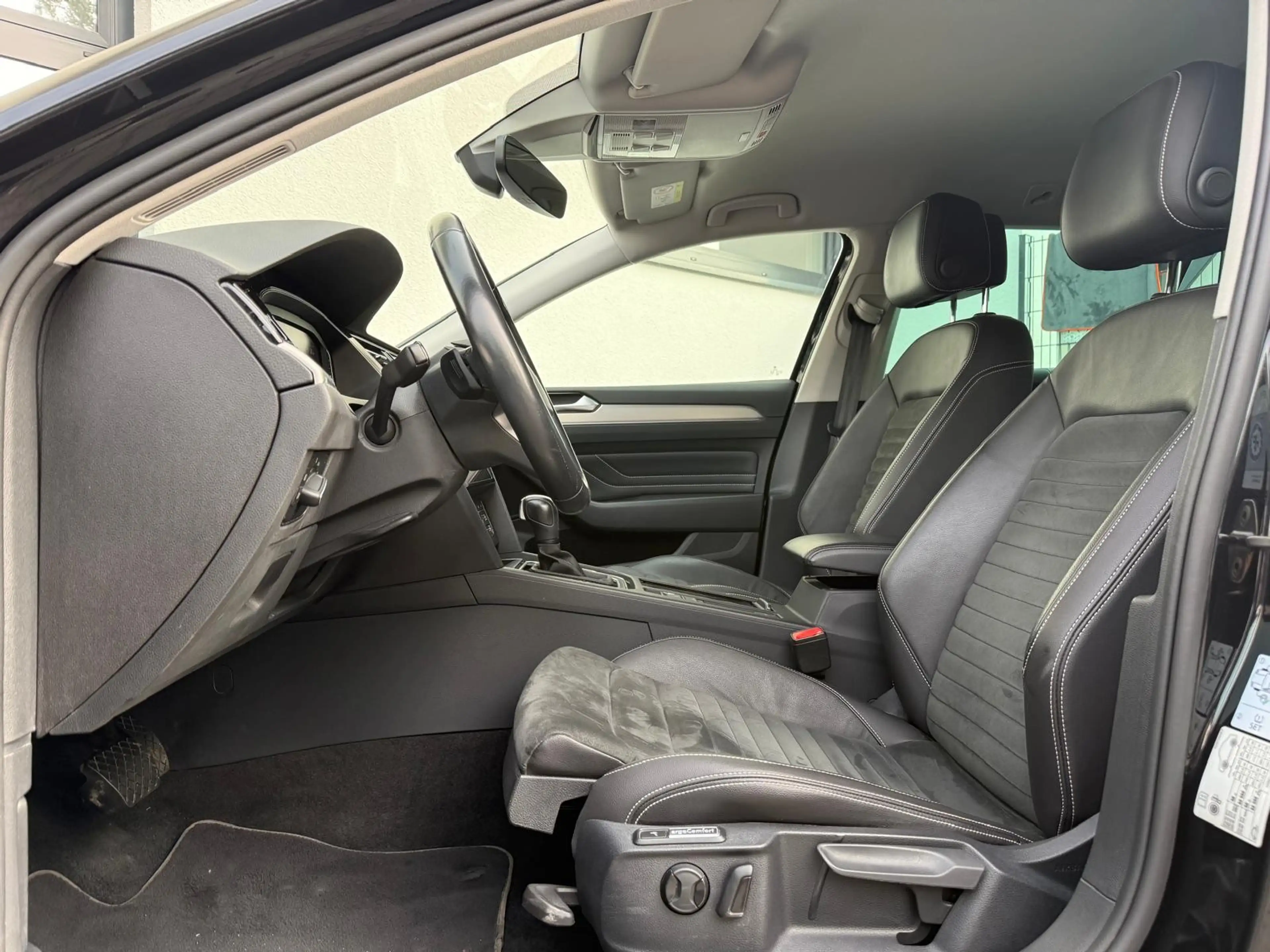 Volkswagen Passat Vari Elega 2.0 DSG ACC+MATRIX+NAVI+IQ+AHK — photo 7