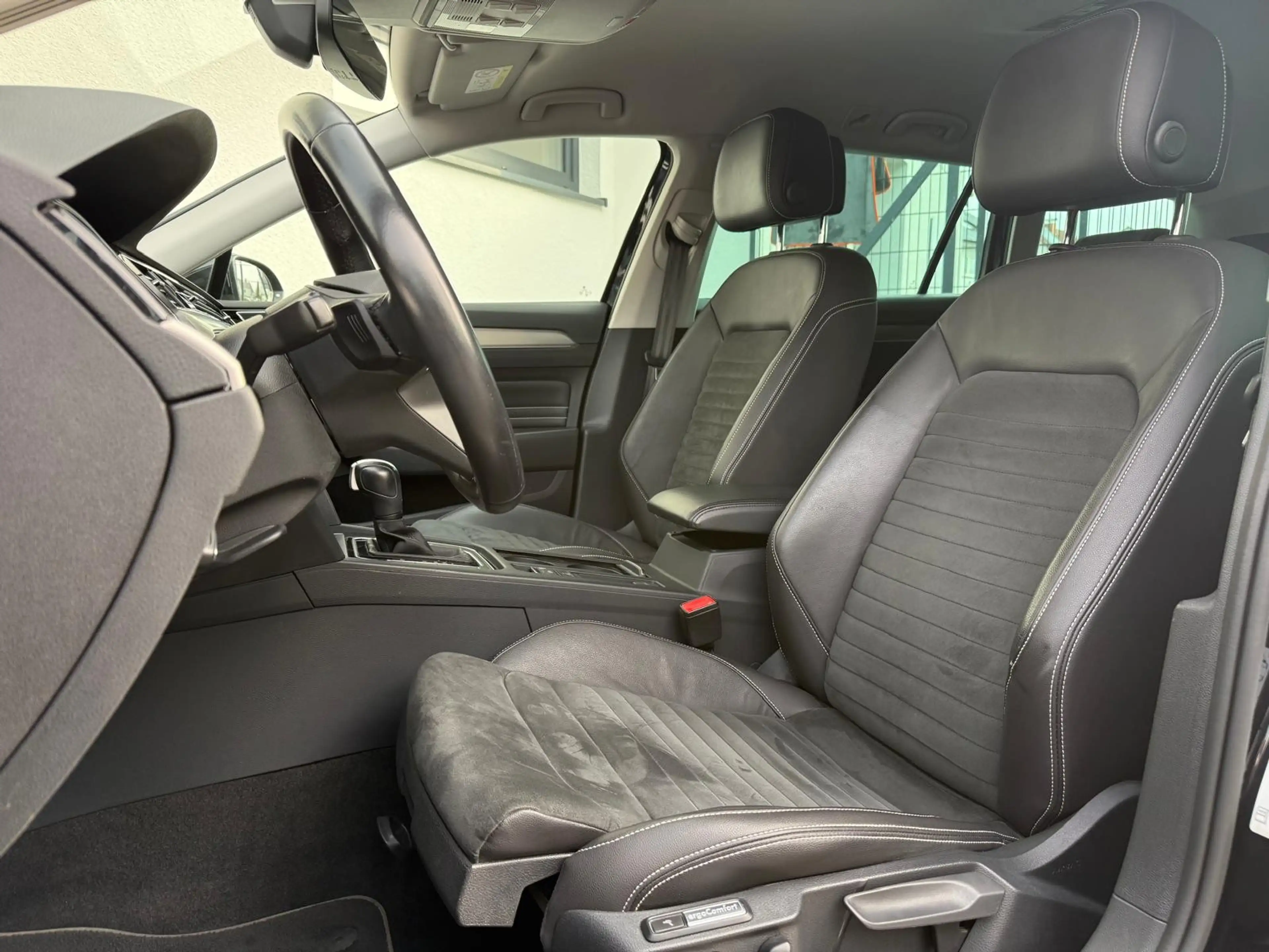 Volkswagen Passat Vari Elega 2.0 DSG ACC+MATRIX+NAVI+IQ+AHK — photo 8