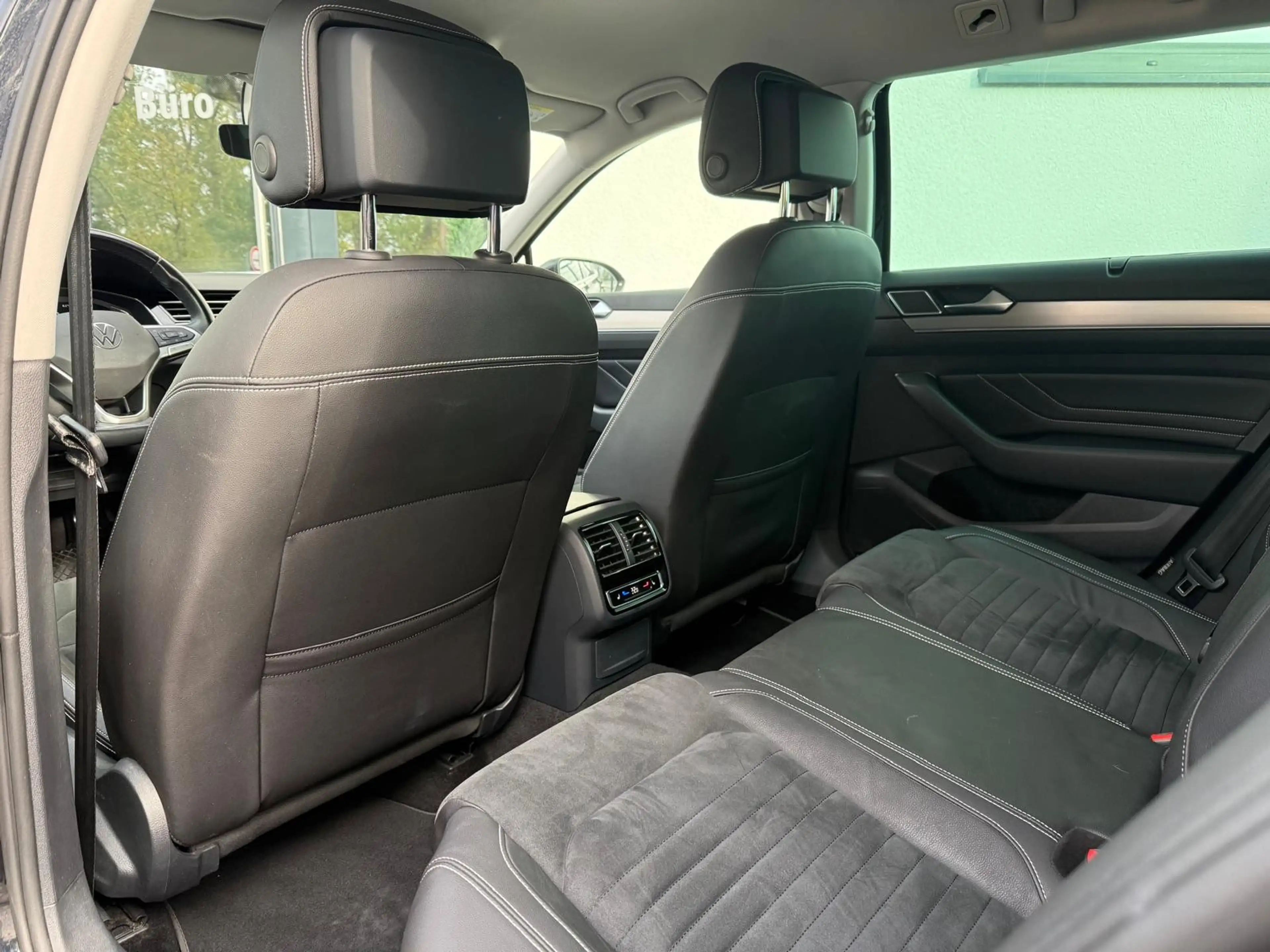 Volkswagen Passat Vari Elega 2.0 DSG ACC+MATRIX+NAVI+IQ+AHK — photo 13