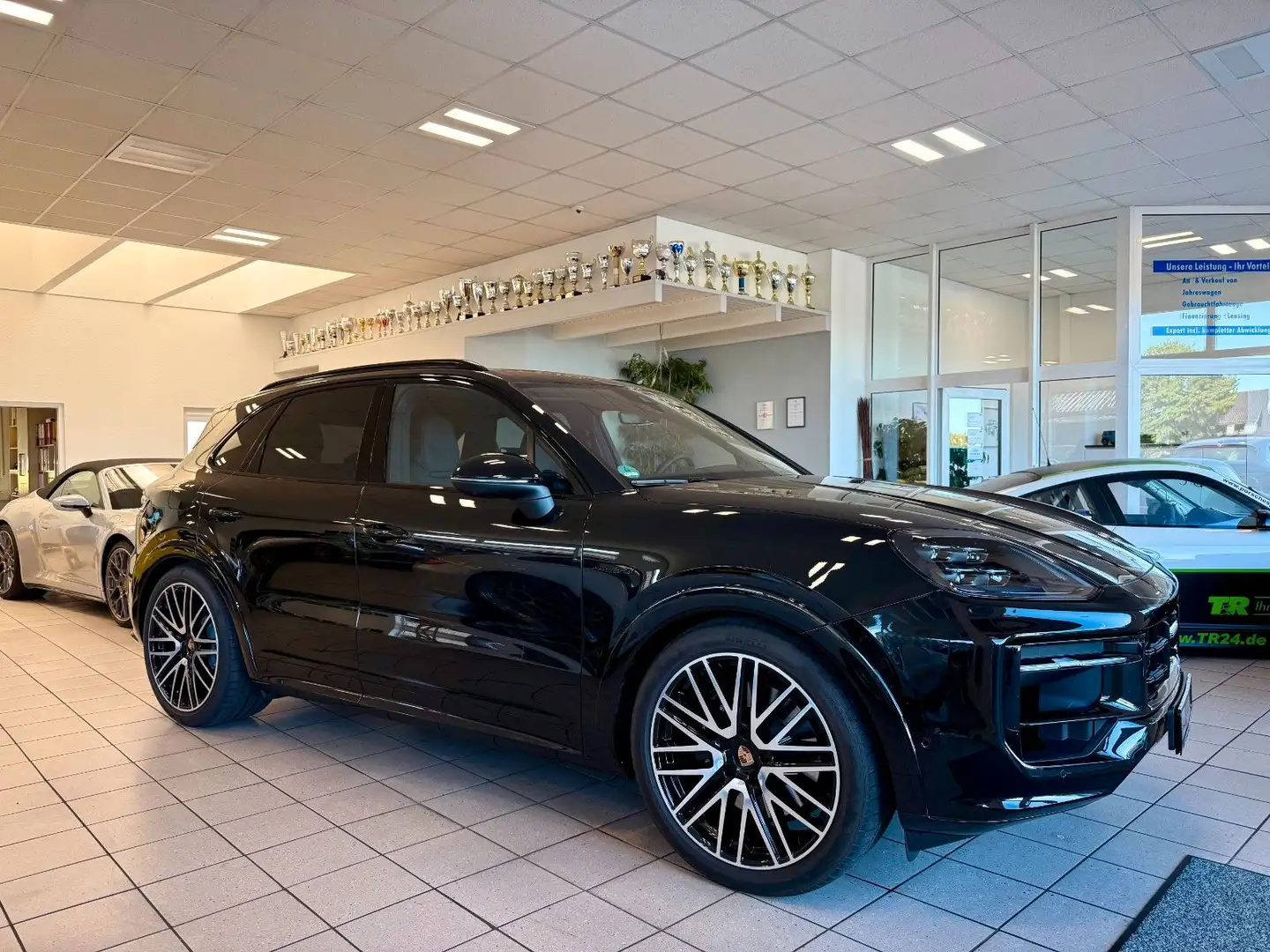 Porsche Cayenne E-Hybrid SportDesign/ACC/AHK/HeadUp/22" Schwarz - 1