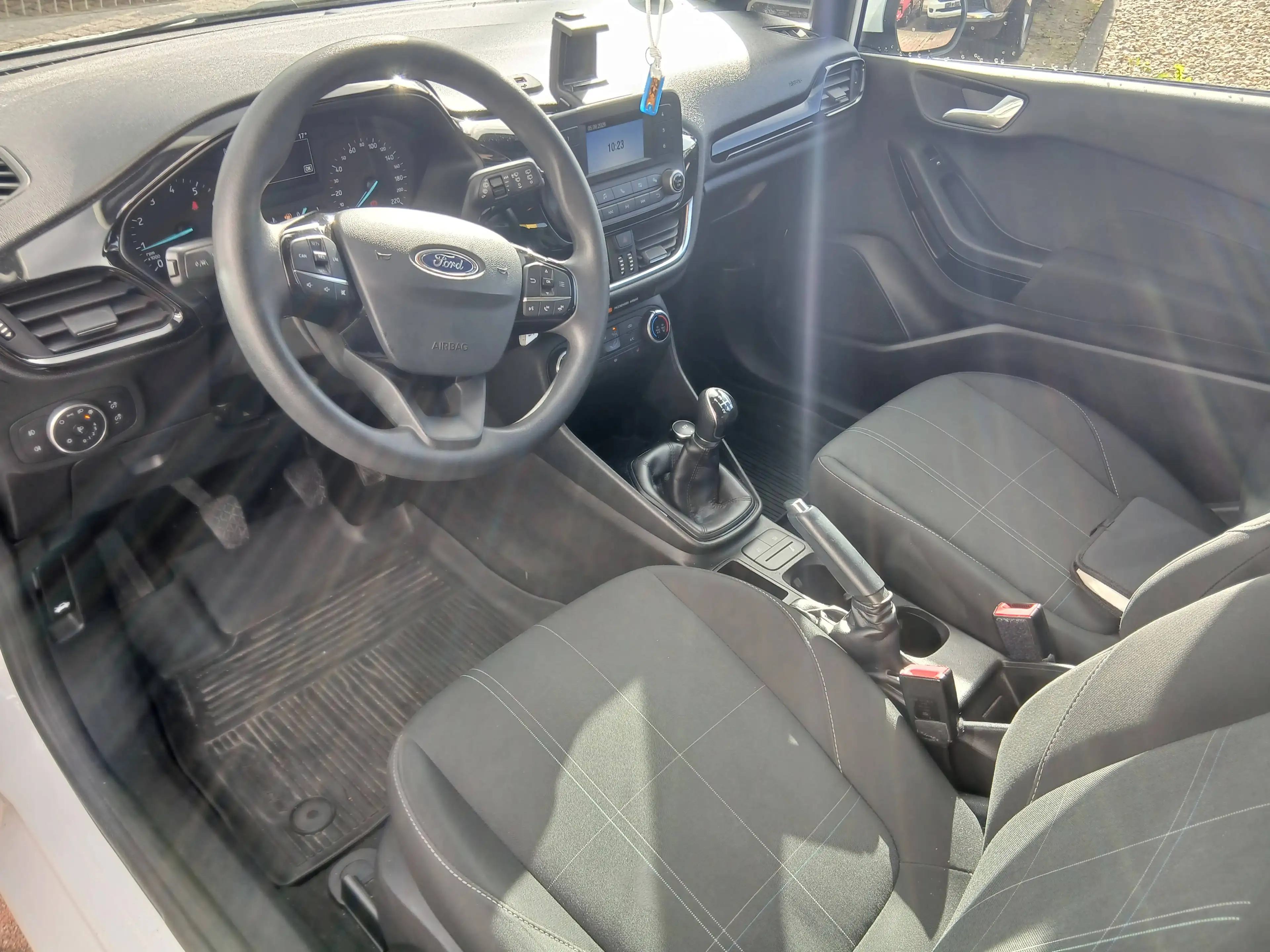 Ford Fiesta Trend*wenig Kilometer*Klimaanlage*TÜV 10.2027 — photo 8
