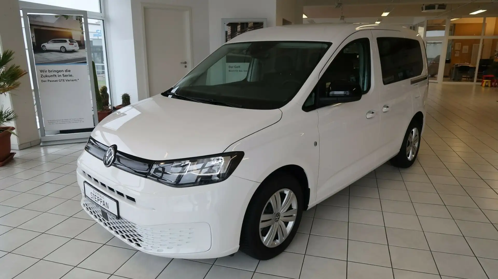 Volkswagen Caddy 1,5 TSI 7-Sitzer  +App Connect +SHZ +RFK Weiß - 1