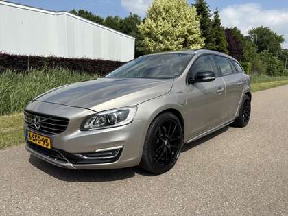 Volvo V60 2.4 D6 AWD Plug-In Hybrid Summum / AUTOMAAT / LEER