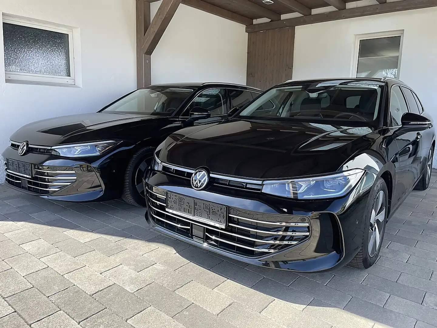 Volkswagen Passat Variant 2.0 TDI Elegance DSG-IQ LED-AHV-ACC-TRAVELASSIS... Schwarz - 2
