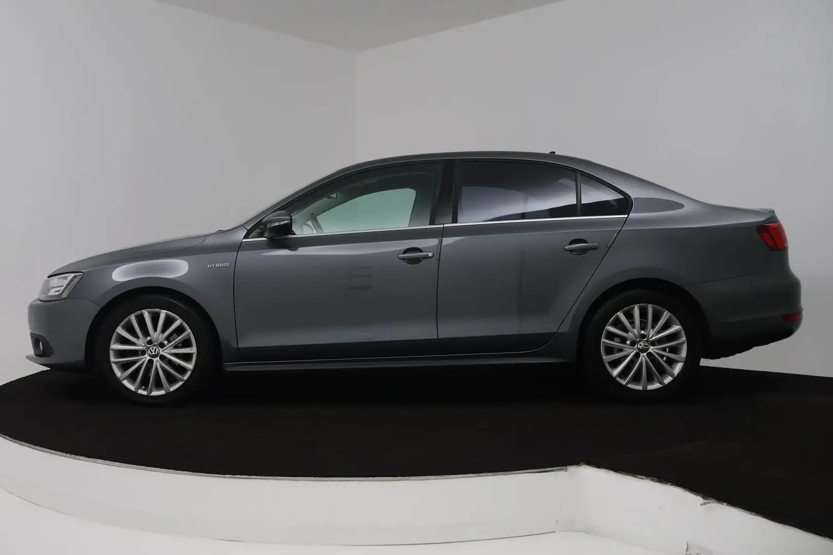 Volkswagen Jetta 1.4 TSI Hybrid Highline (ACHTERUITRIJCAMERA, AUTOM Grau - 2