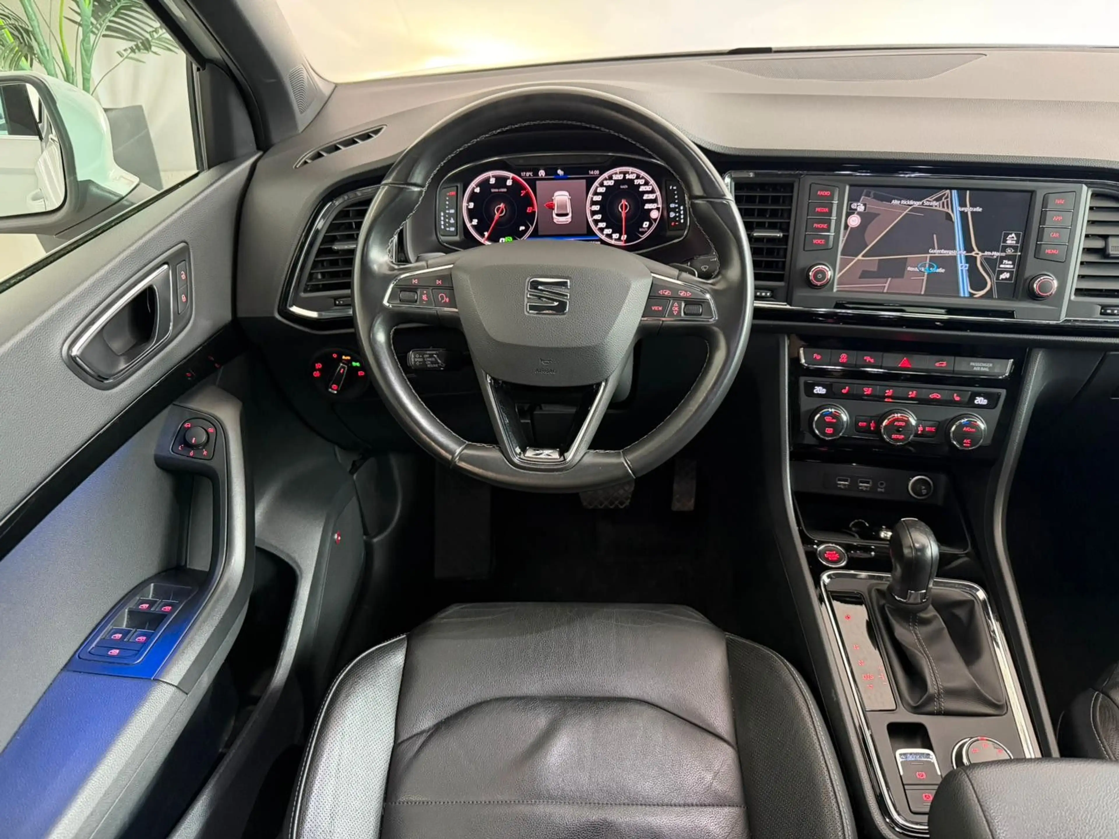 SEAT Ateca Xcellence ACC 360° AHK Virtual Cockpit LED — photo 14