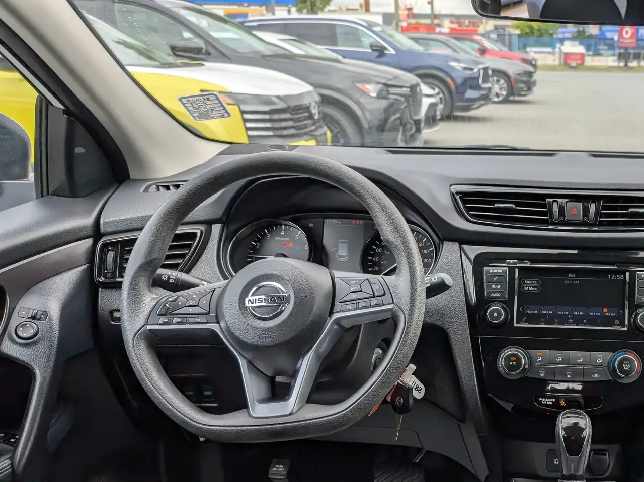 Nissan Qashqai снимка Nissan Qashqai