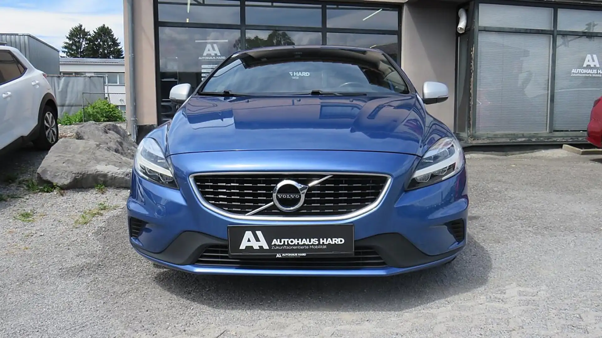 Volvo V40 D2 Kinetic R-Design Blau - 2