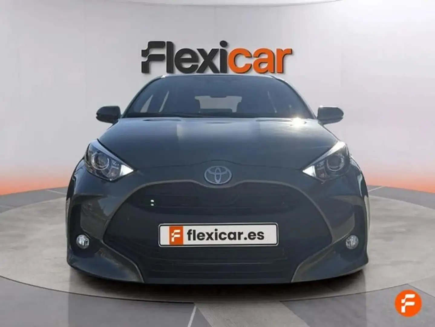 Toyota Yaris 120H 1.5 Active Plus Marrón - 2