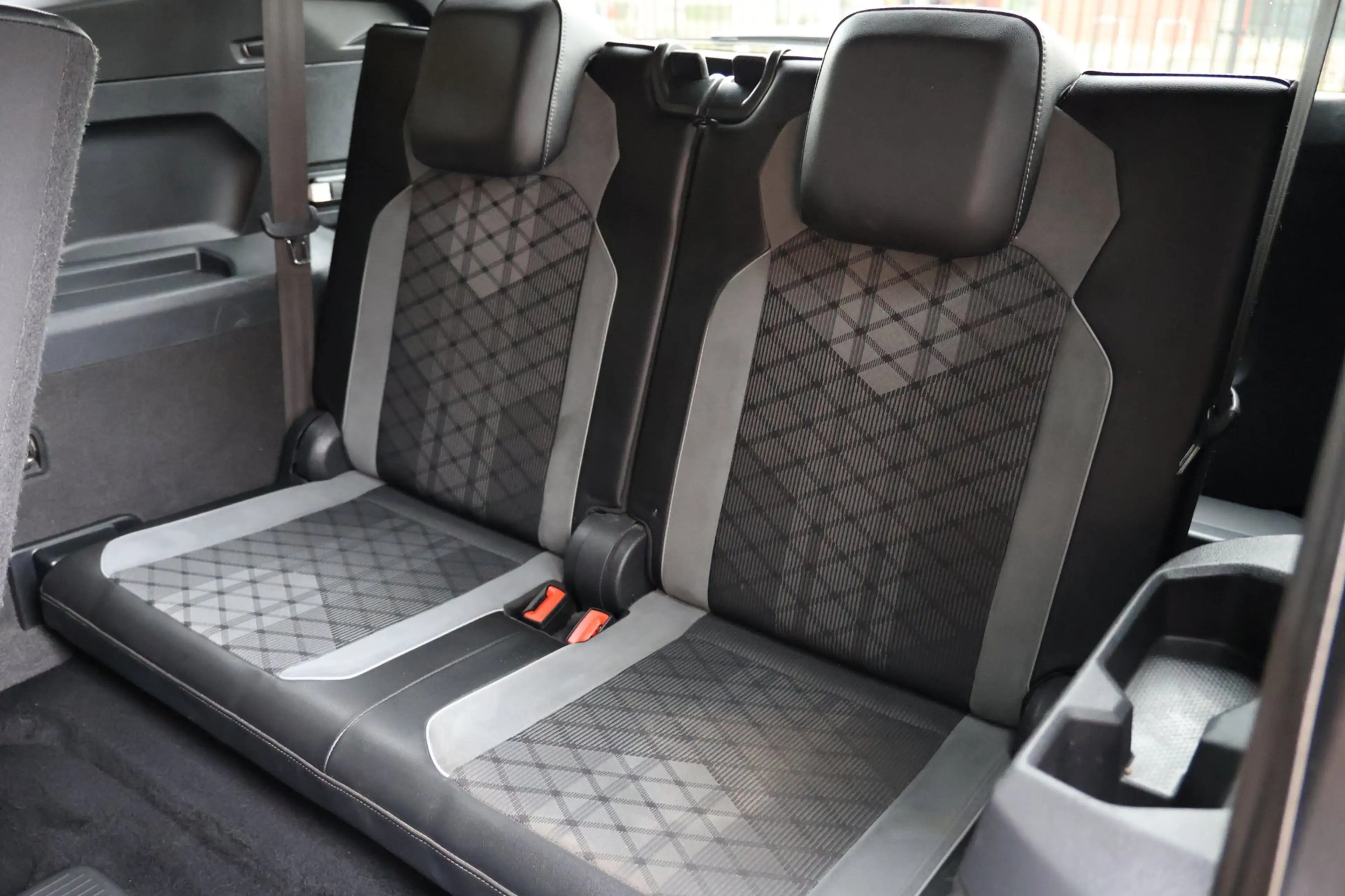 Volkswagen Tiguan Allspace 1.5 TSI R-Line 7p | panoramadak | head-up | harman — photo 28