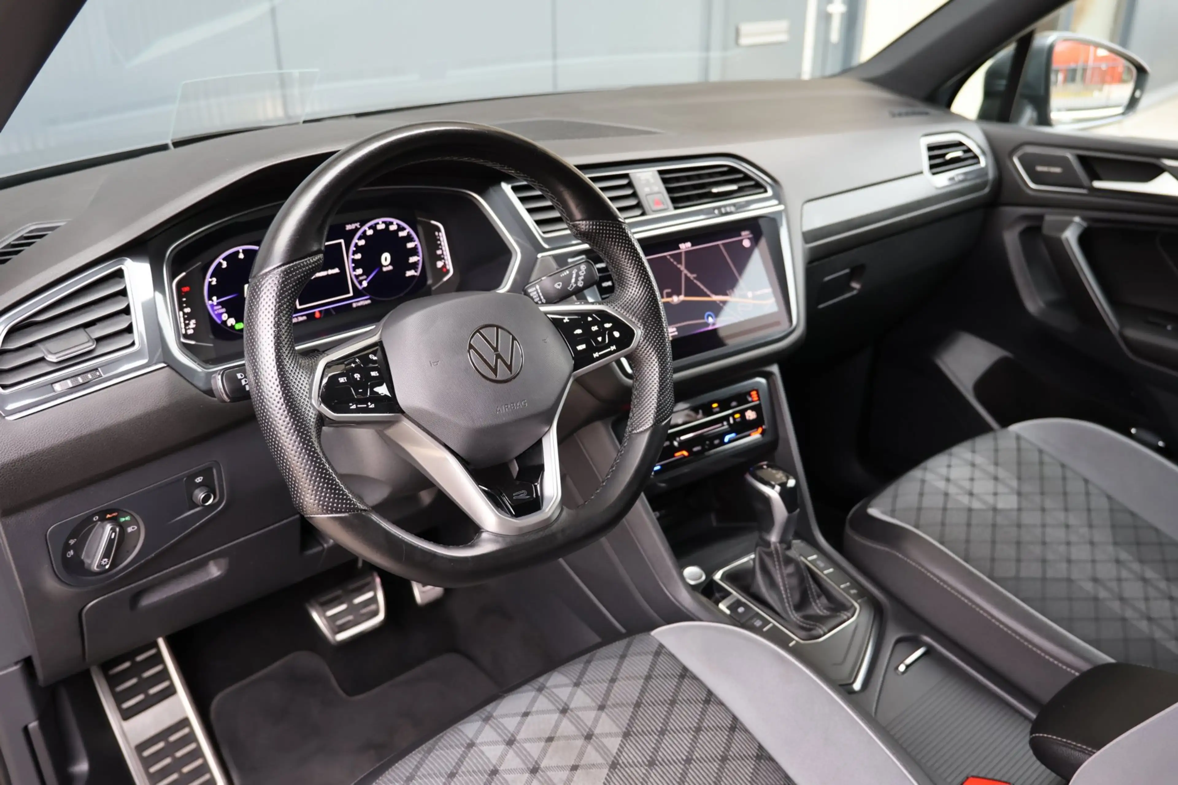 Volkswagen Tiguan Allspace 1.5 TSI R-Line 7p | panoramadak | head-up | harman — photo 11