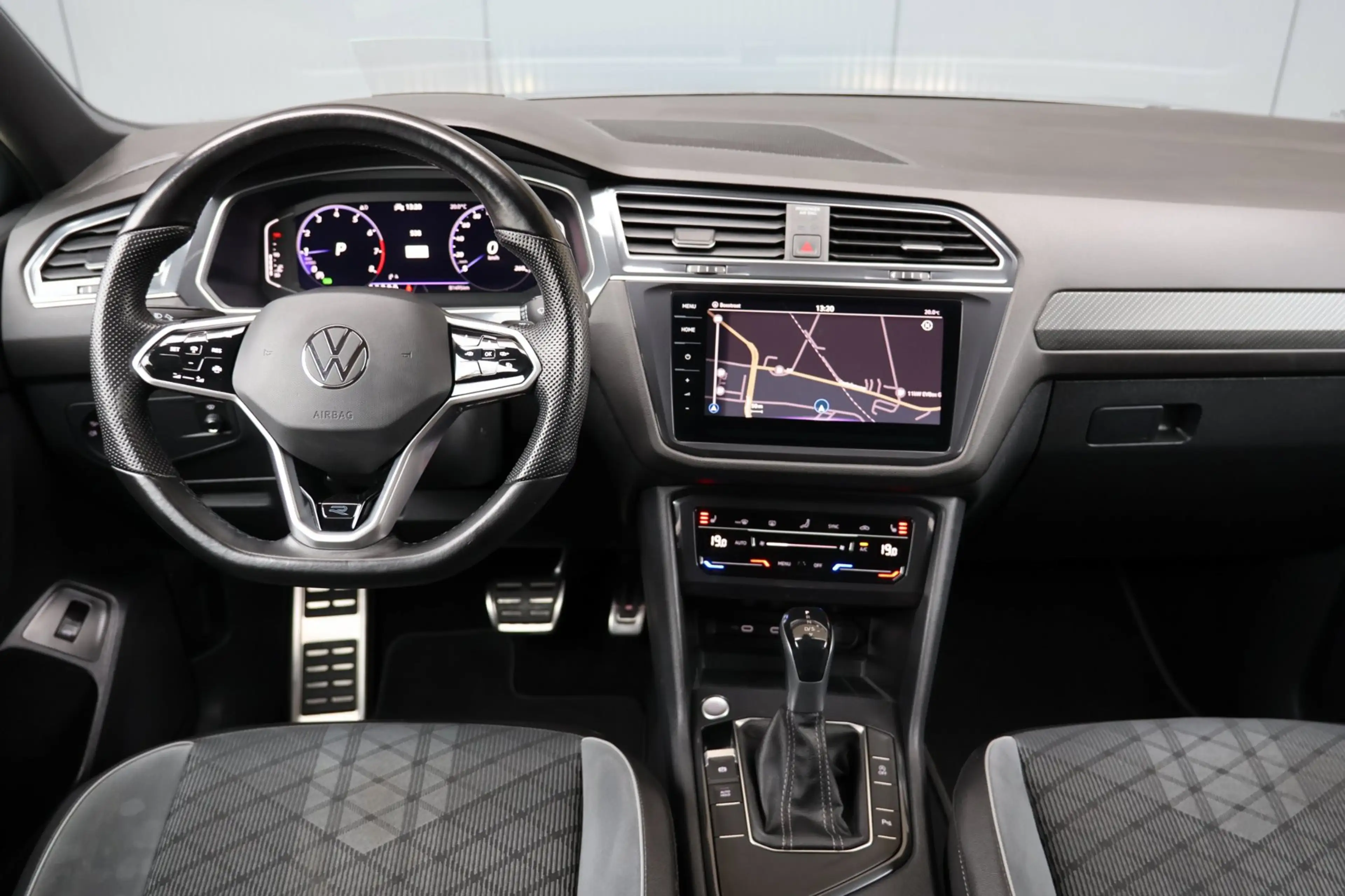Volkswagen Tiguan Allspace 1.5 TSI R-Line 7p | panoramadak | head-up | harman — photo 3