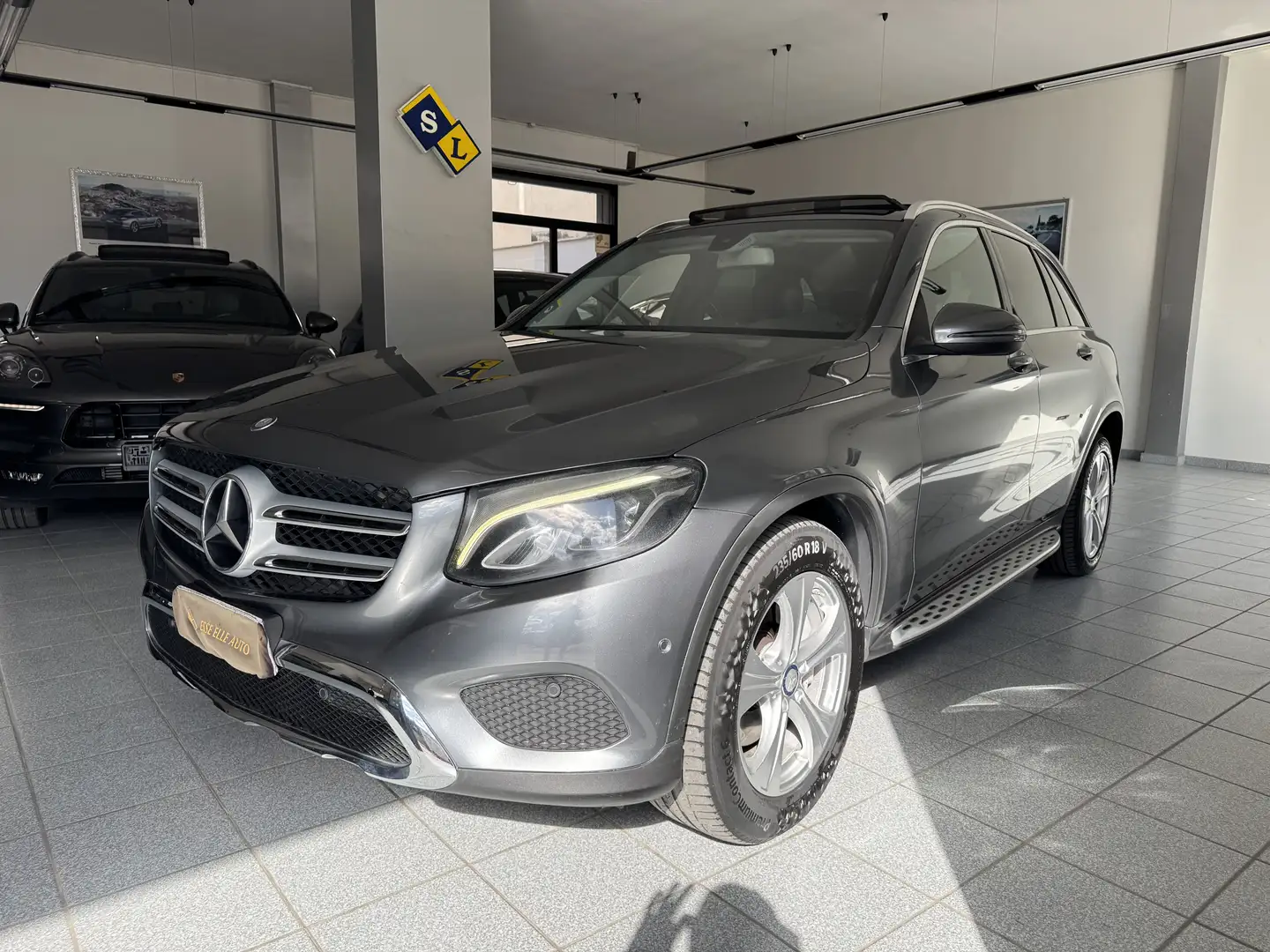 Mercedes-Benz GLC 250 d Sport 4matic auto TETTO/ PEDANE Grigio - 1