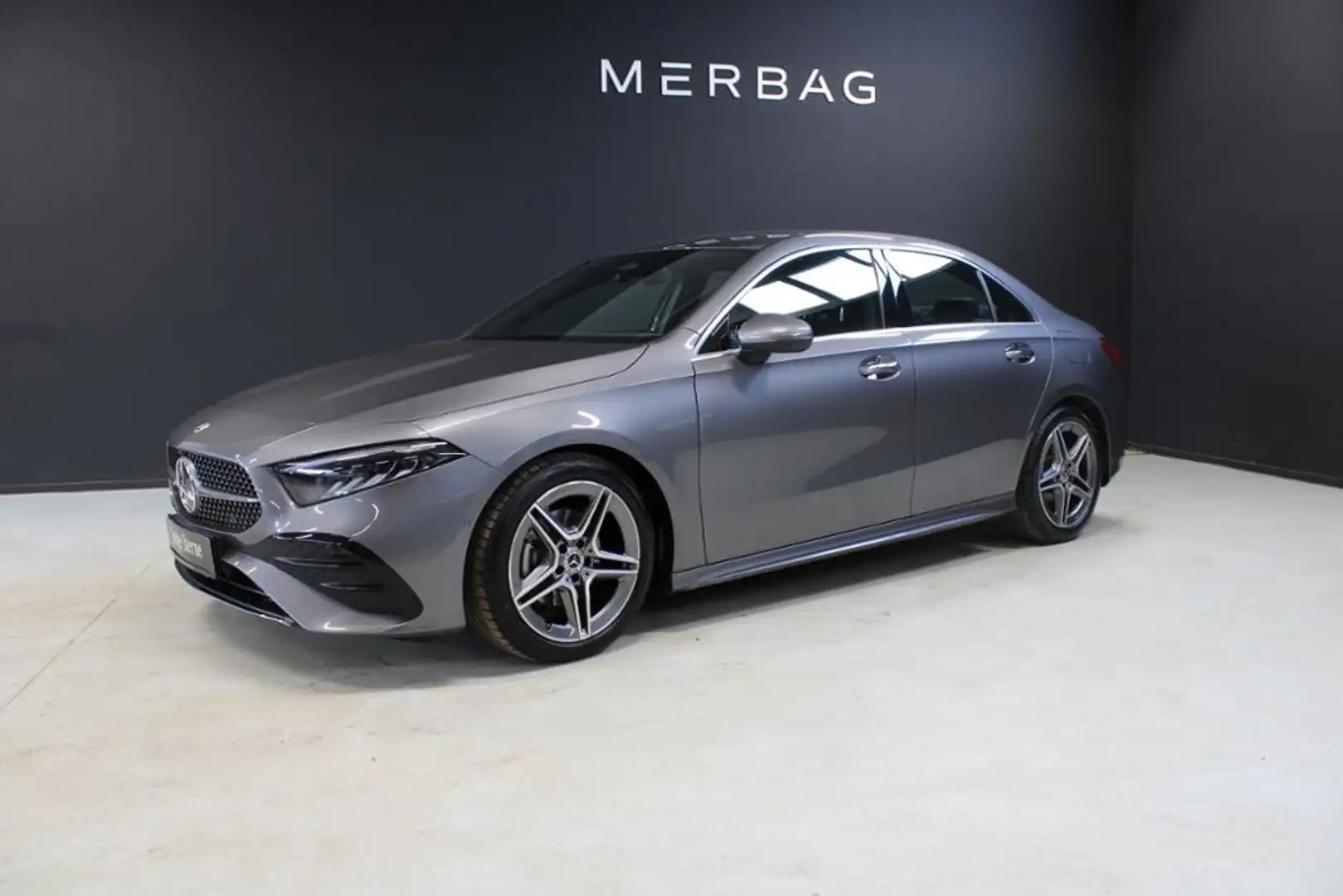 Mercedes-Benz A 180 *Limousine AMG Ambie LED Kamera Navi Lim Grau - 1