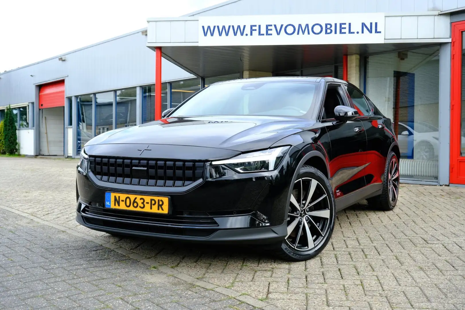 Polestar 2 Long Range Single Motor 78 kWh Aut. Pano|LED|Clima Zwart - 1