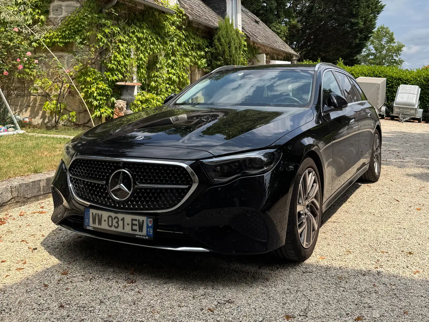Mercedes-Benz E 220 Classe E Break 220 d 9G-Tronic AMG Line Noir - 1