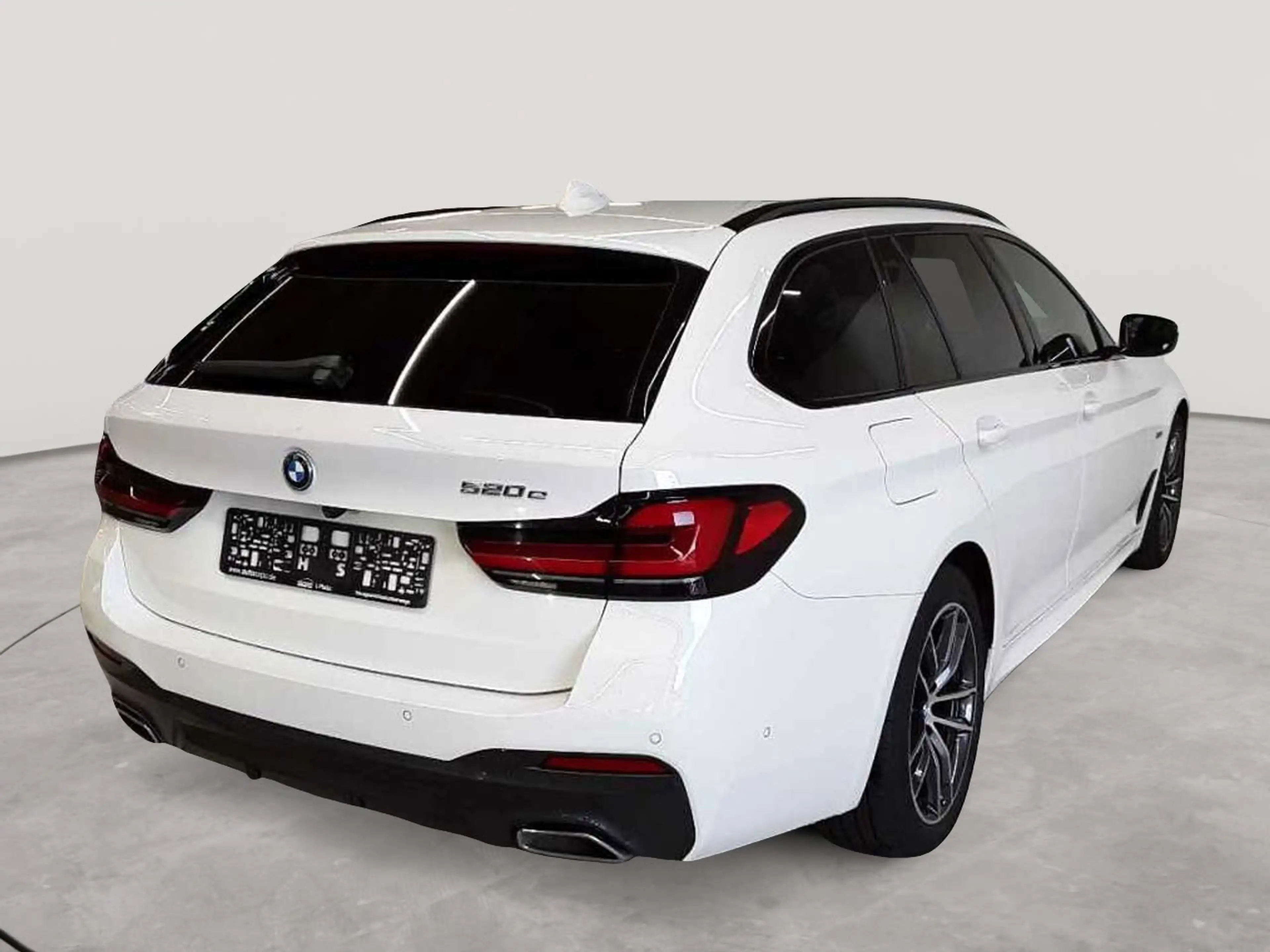 BMW 520 520e Touring Aut. M Sport Pano AHK Navi — photo 4
