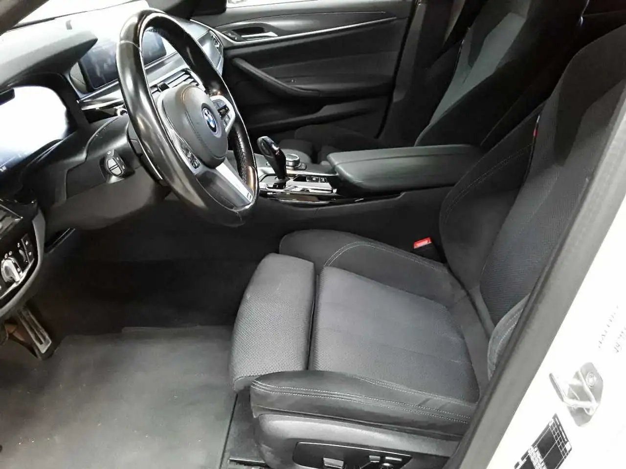 BMW 520 520e Touring Aut. M Sport Pano AHK Navi, миниатюра 7