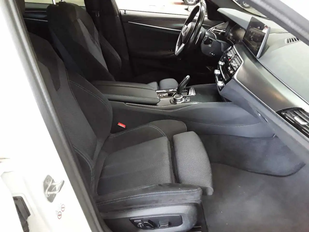 BMW 520 520e Touring Aut. M Sport Pano AHK Navi, миниатюра 8