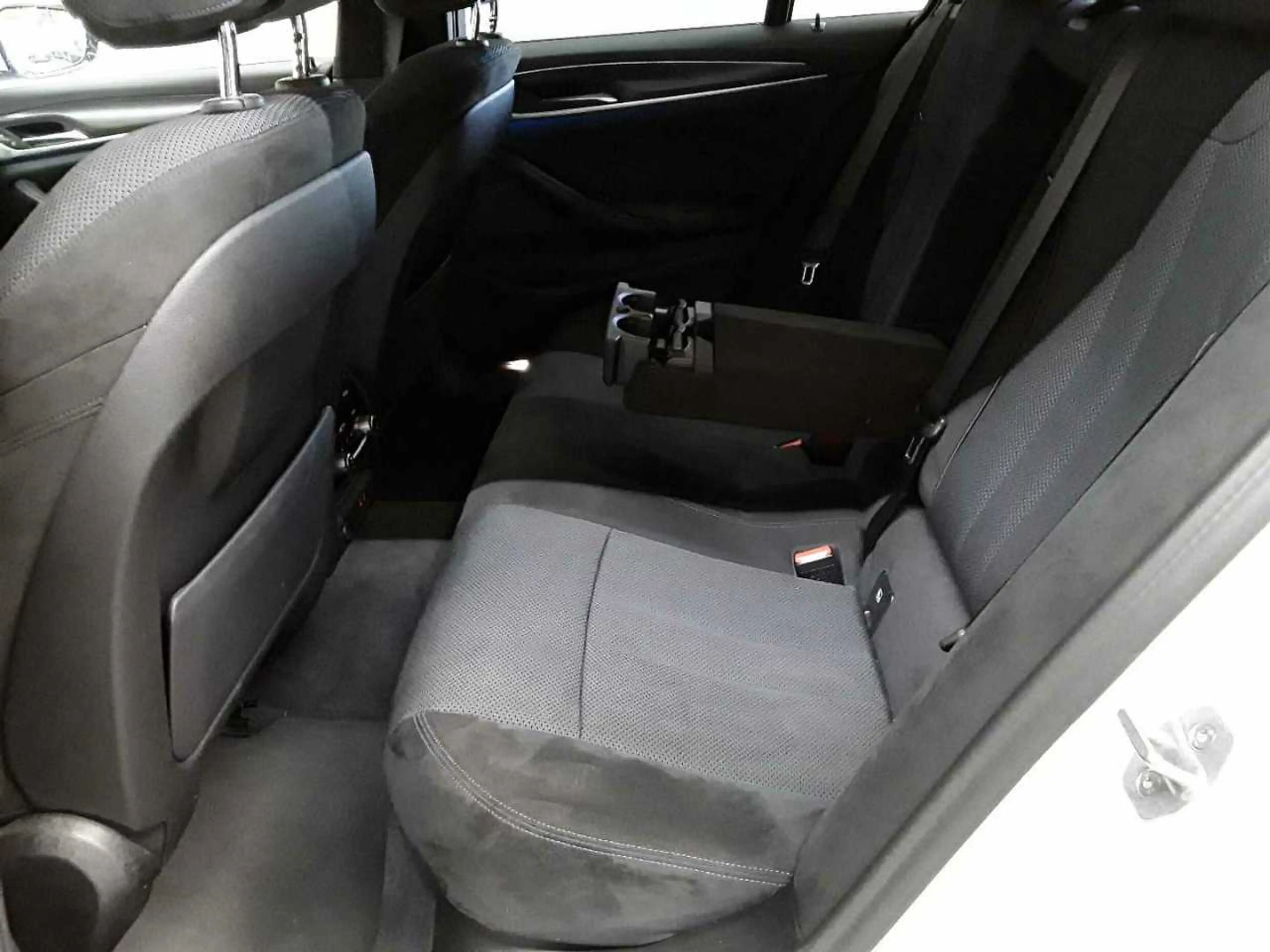 BMW 520 520e Touring Aut. M Sport Pano AHK Navi — photo 13