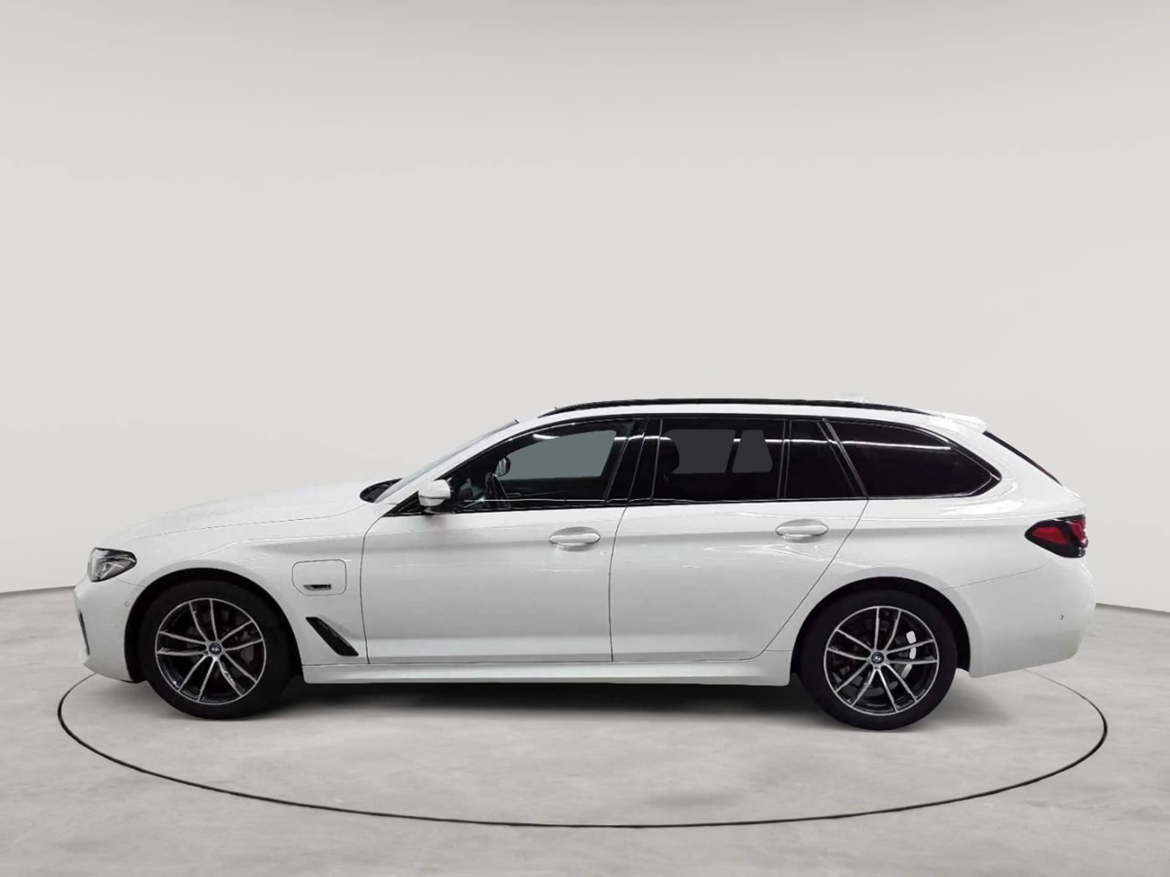 BMW 520 520e Touring Aut. M Sport Pano AHK Navi — photo 6