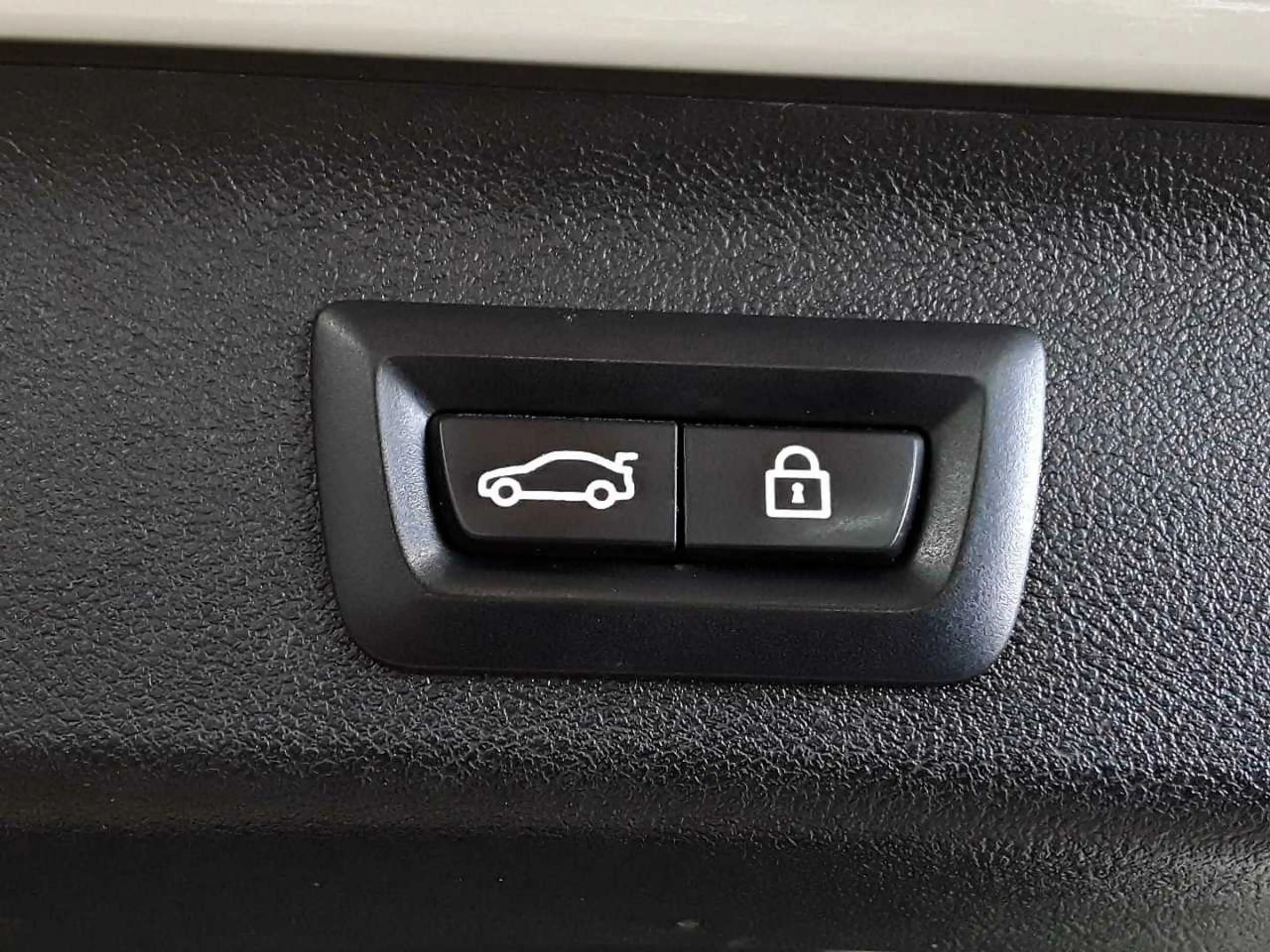 BMW 520 520e Touring Aut. M Sport Pano AHK Navi — photo 19