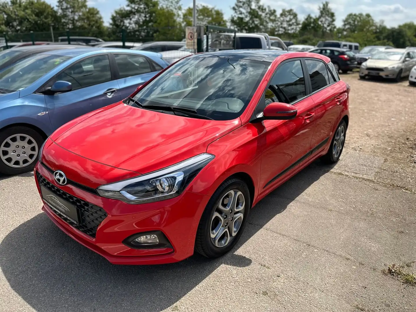 Hyundai i20 Style TÜV&Service Neu Vollausstattung Rot - 1