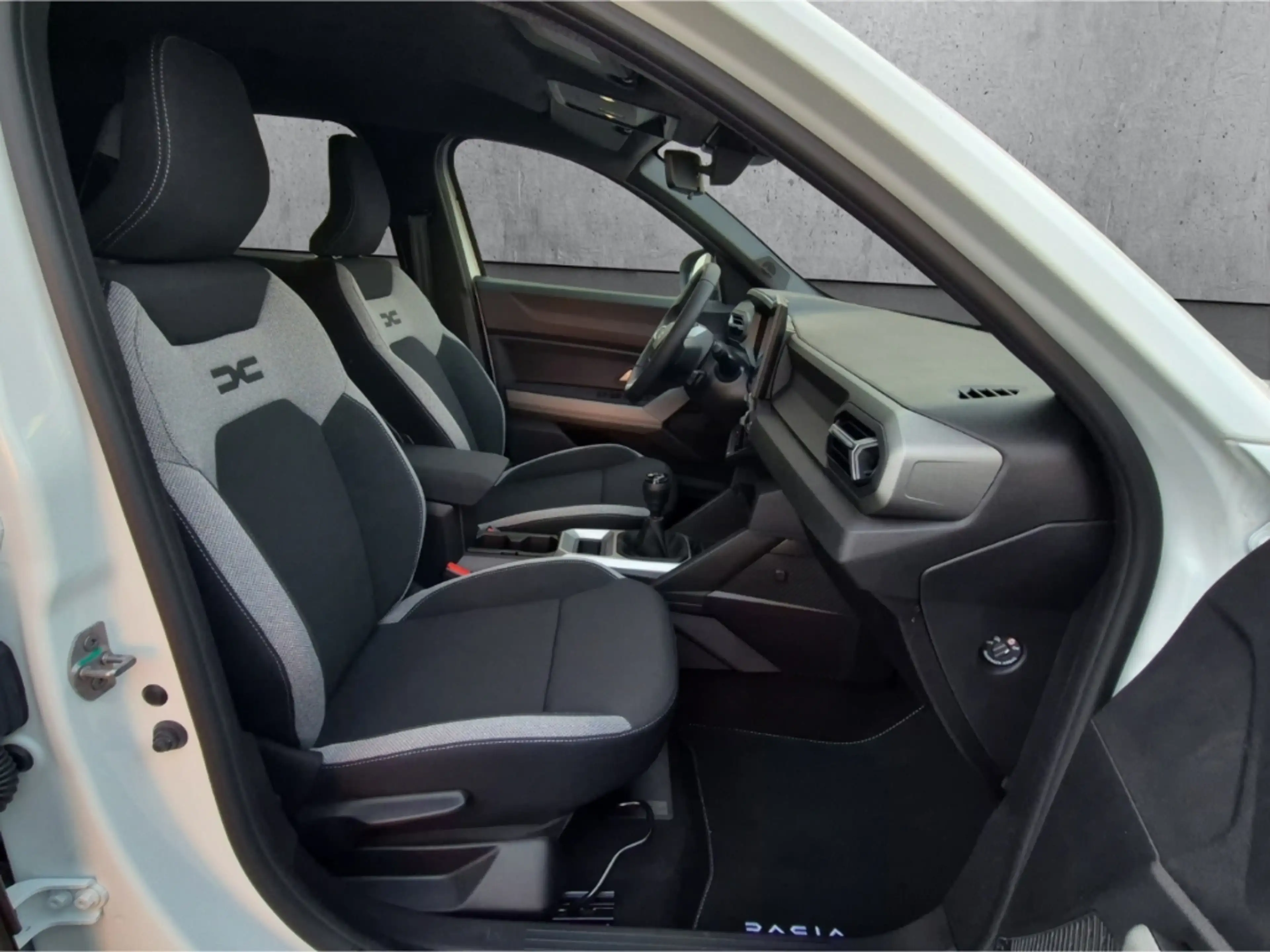 Dacia Bigster TCe Journey TCE 140 Navi Digitales Cockpit LED ACC — photo 13