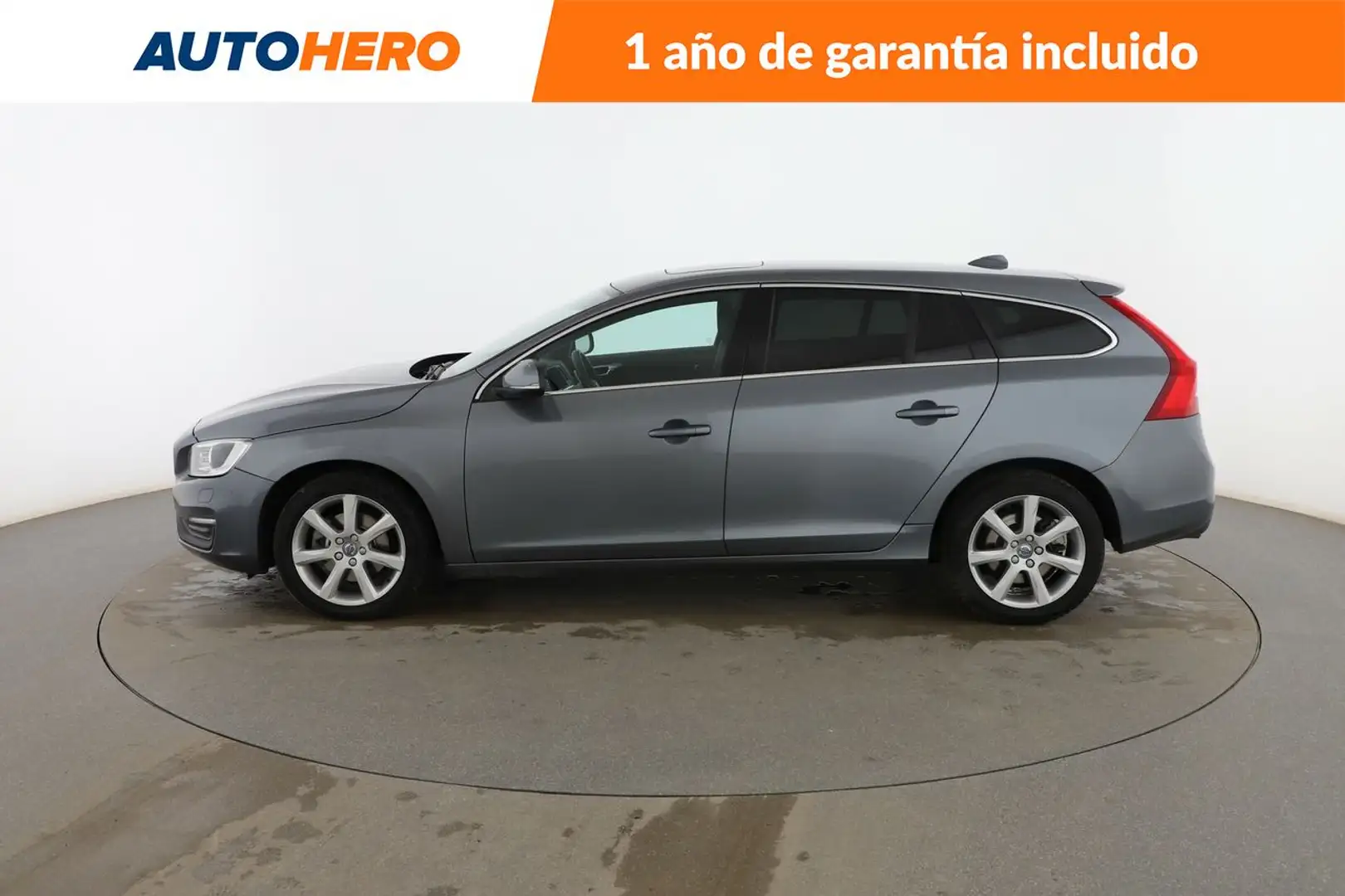 Volvo V60 D3 Momentum Aut. 150 Gris - 2
