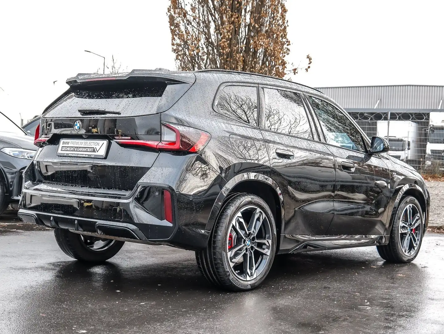 BMW X1 sDrive18i M Sport PANO RFK NAVI LED PDC V+H Schwarz - 2