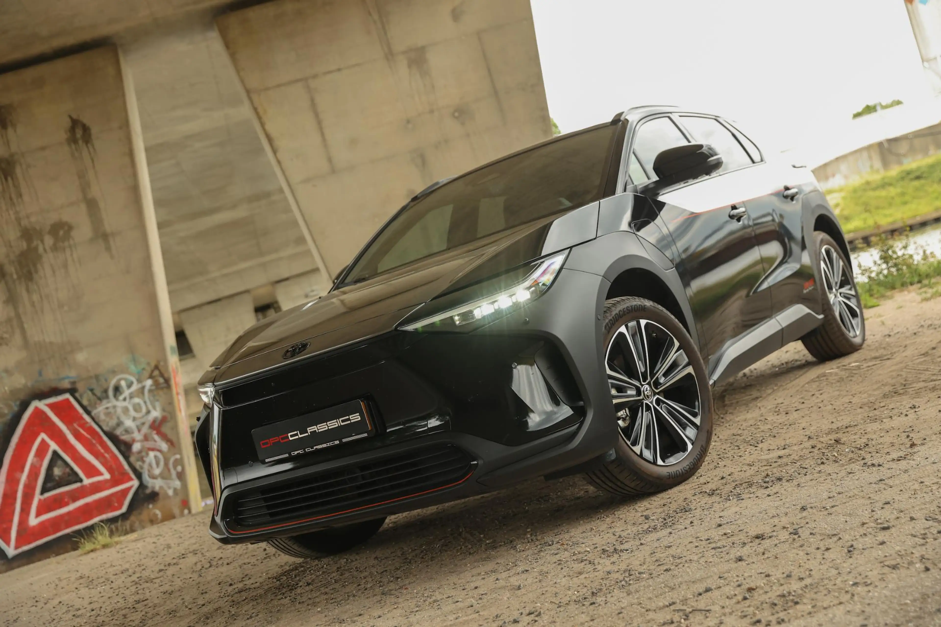 Toyota bZ4X AWD full option Dark Rebel Edition — photo 2