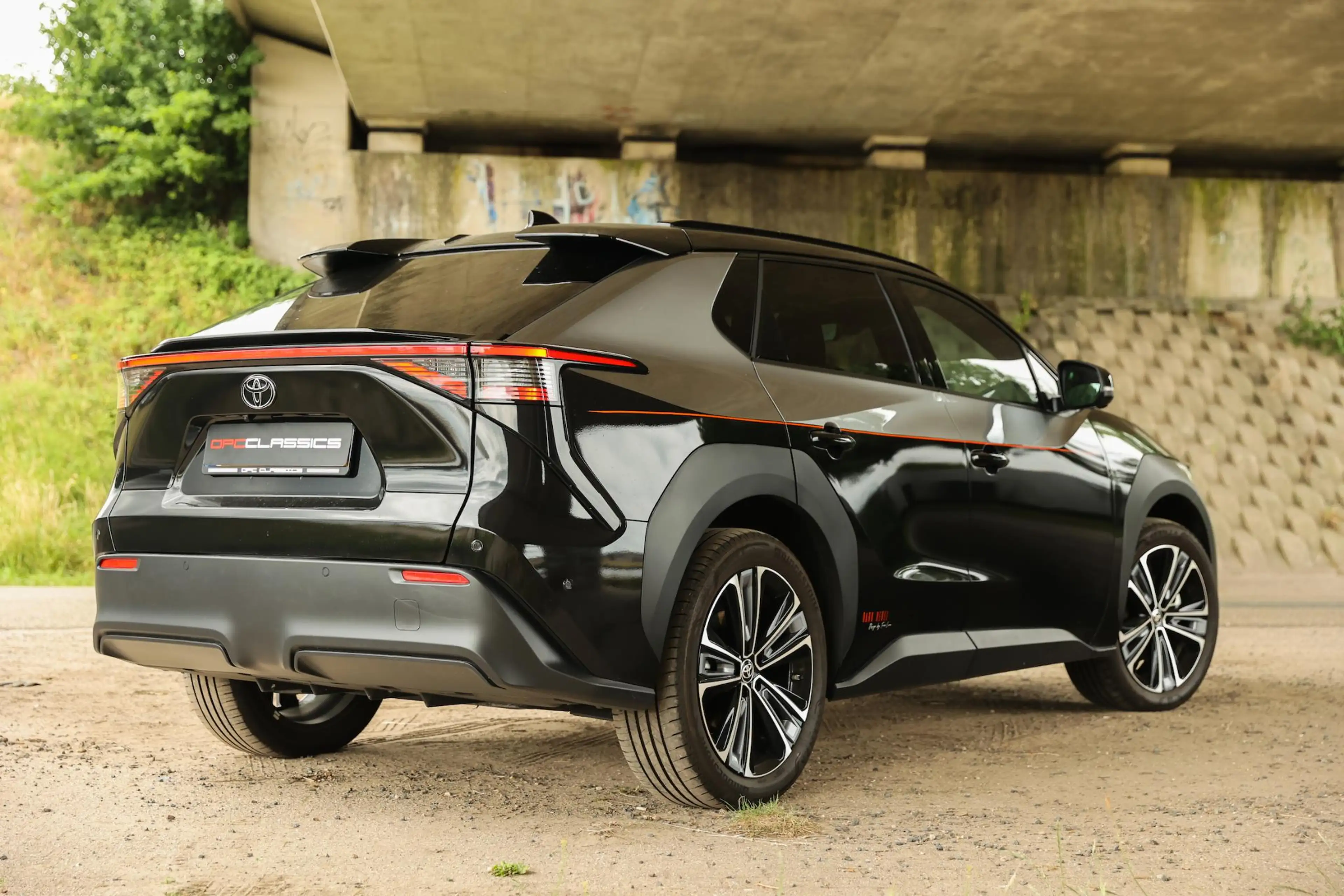 Toyota bZ4X AWD full option Dark Rebel Edition — photo 6