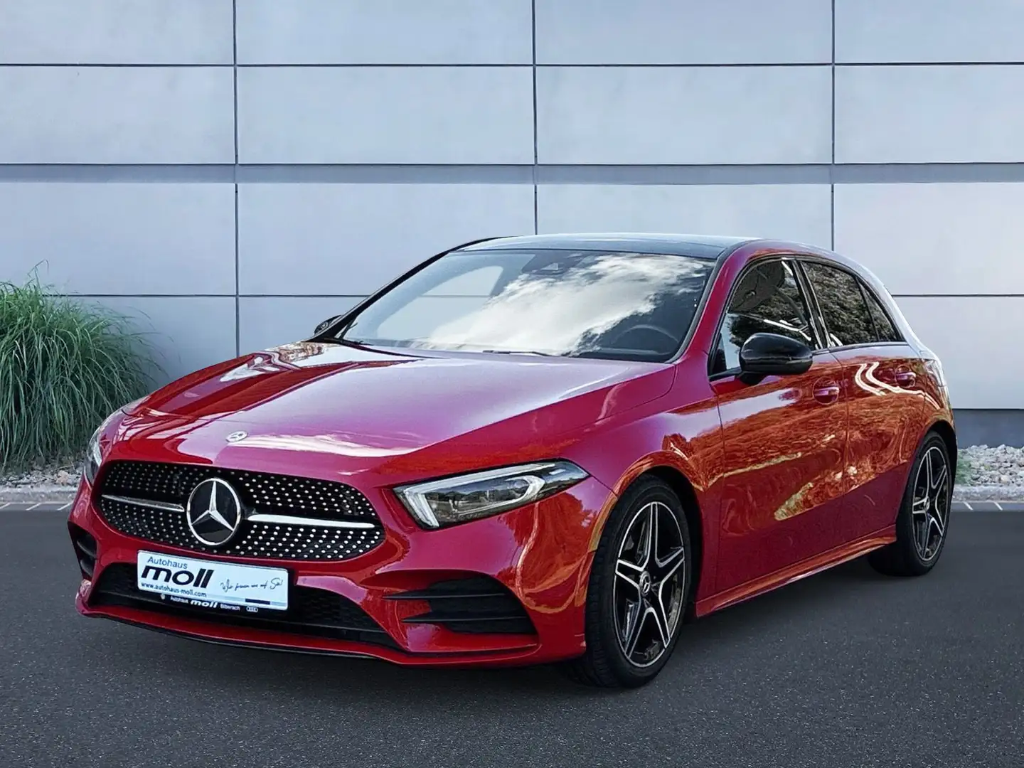 Mercedes-Benz A 220 AMG Line Automatik Rojo - 1