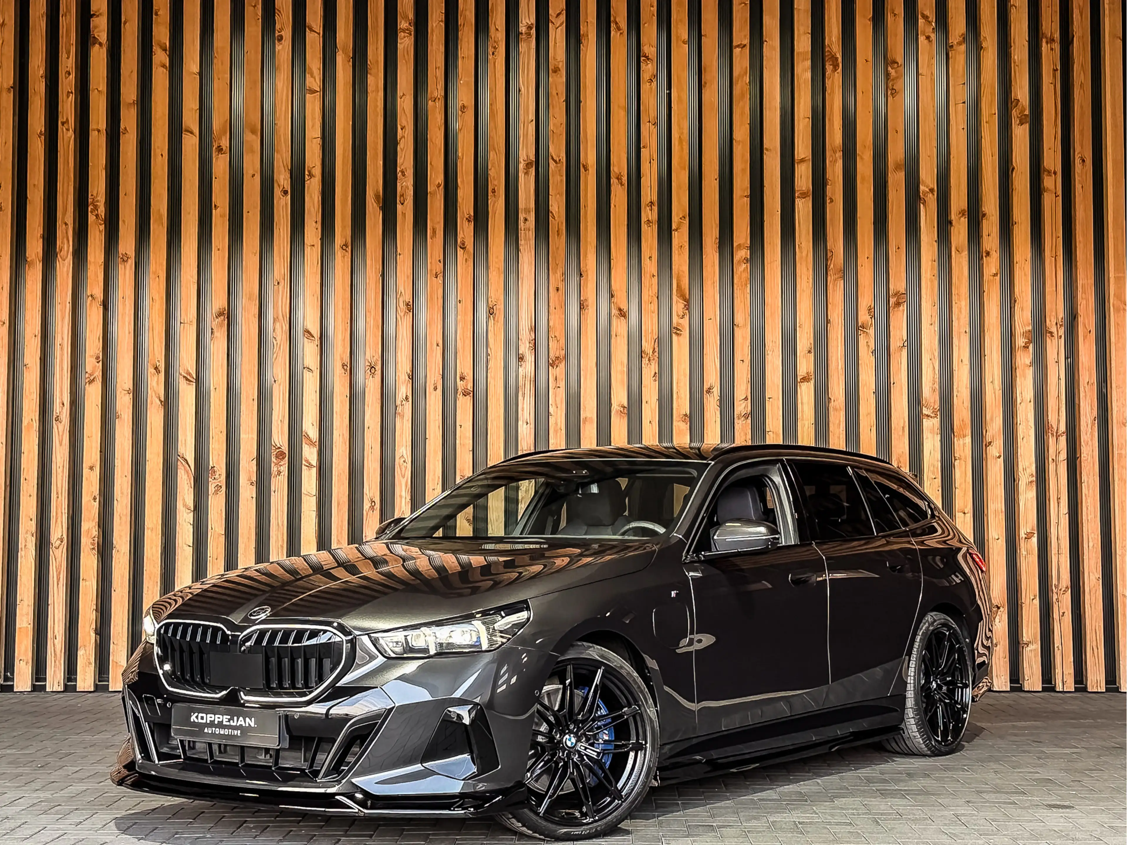 BMW 550 5-serie Touring 550e xDrive 490PK M-Sport | BOWER — photo 2