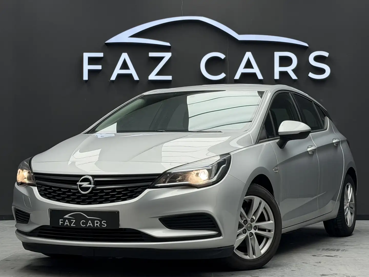 Opel Astra 1.6 CDTi ECOTEC D * 1ER PROP + JANTES + GARANTIE * Gris - 1