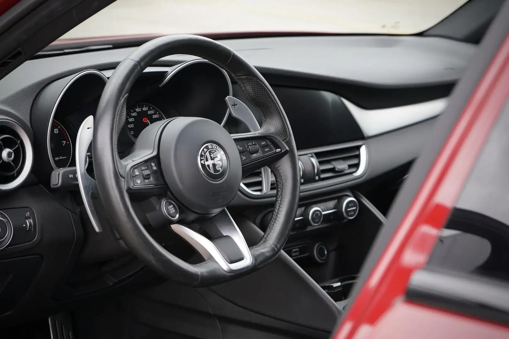 Alfa Romeo Giulia 2.0 T Veloce AWD Q4 Rosso Competizone Rot - 2