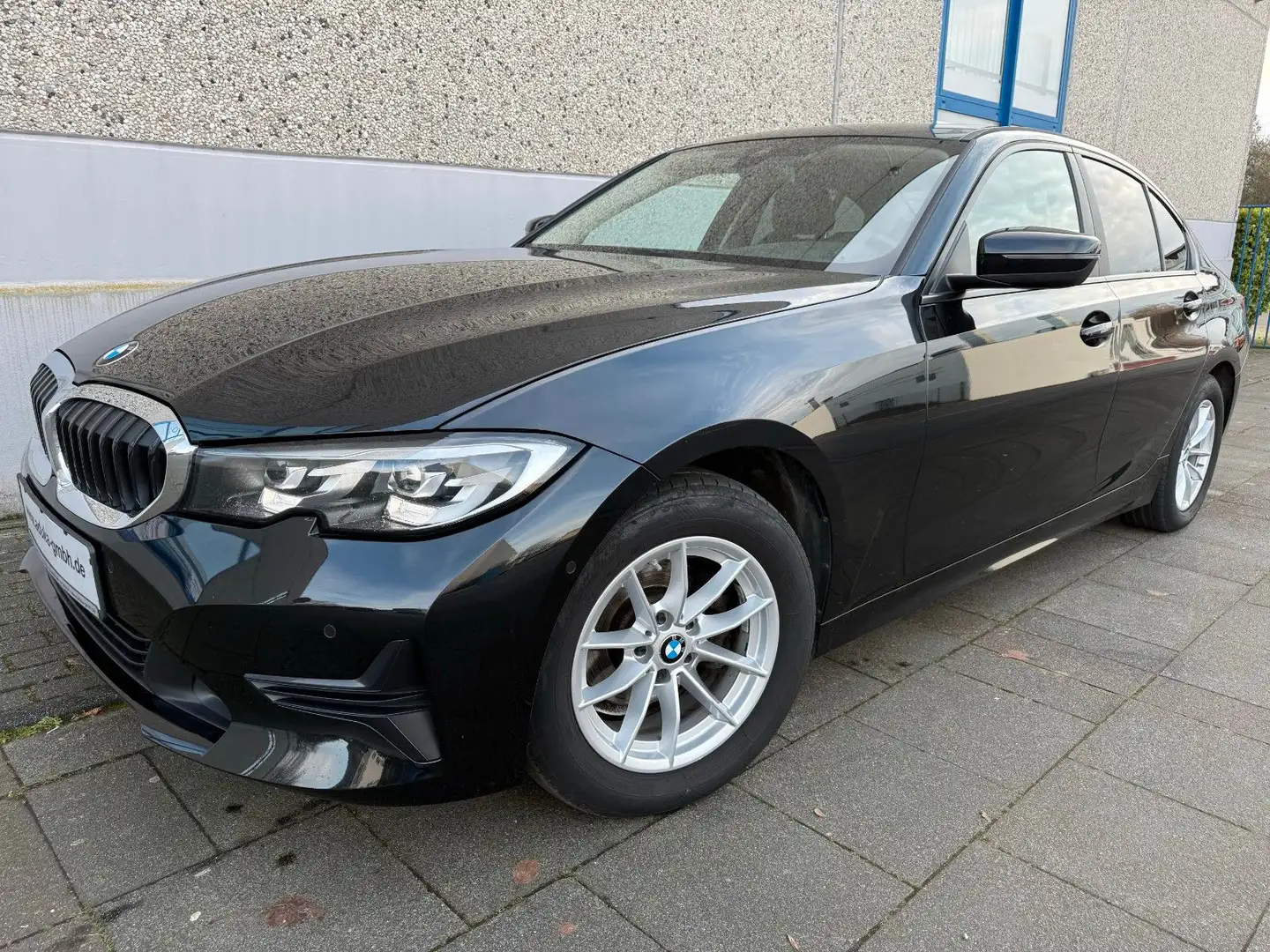 BMW 316 d G20 MHEV Automatik LED Navi PDC Leder CarPlay Schwarz - 2