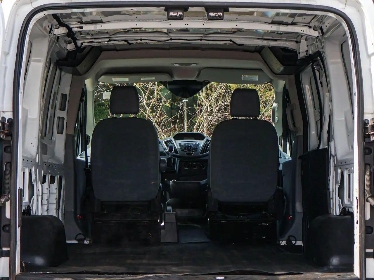 Ford Transit снимка Ford Transit